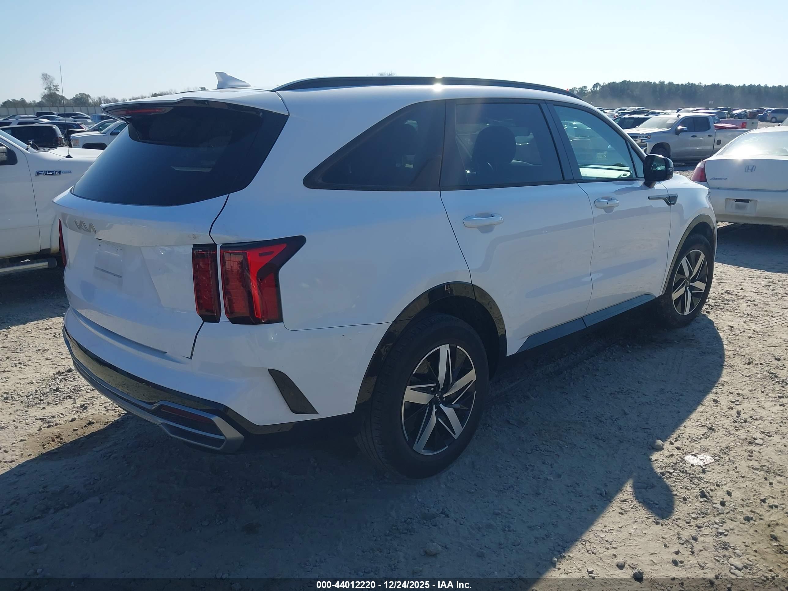 KIA SORENTO image 4