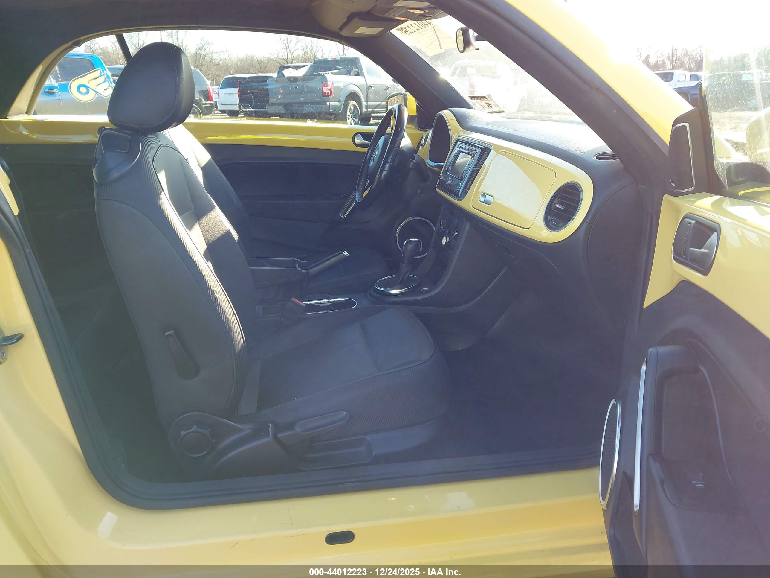VOLKSWAGEN BEETLE image 5