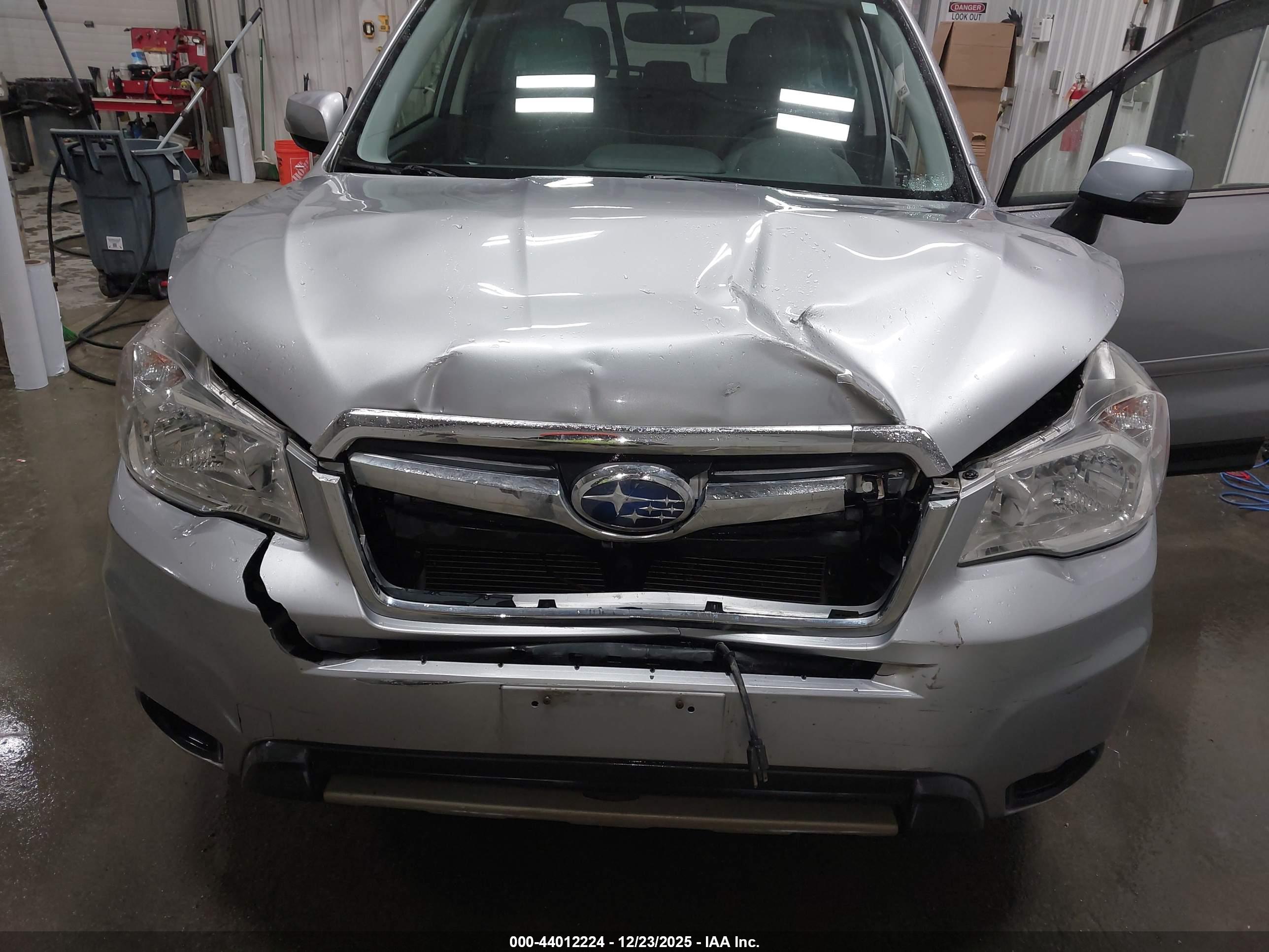 SUBARU FORESTER image 6
