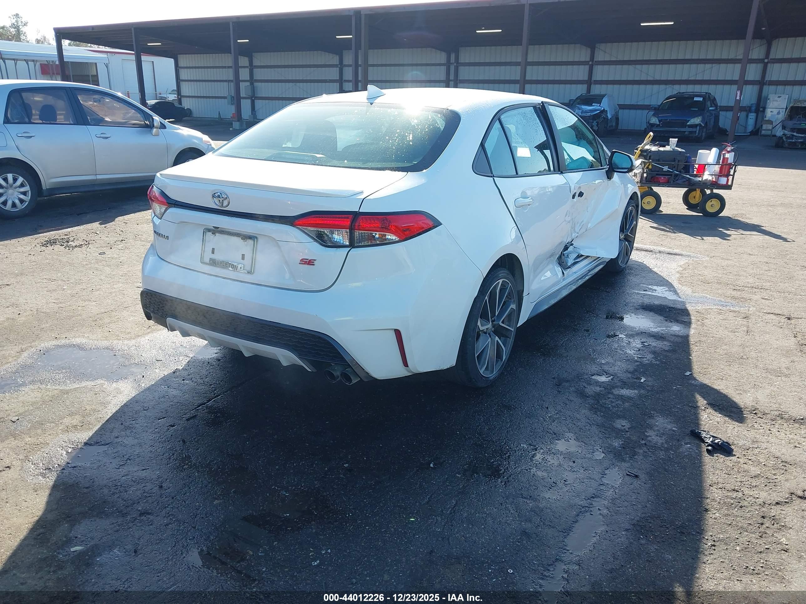 TOYOTA COROLLA image 4