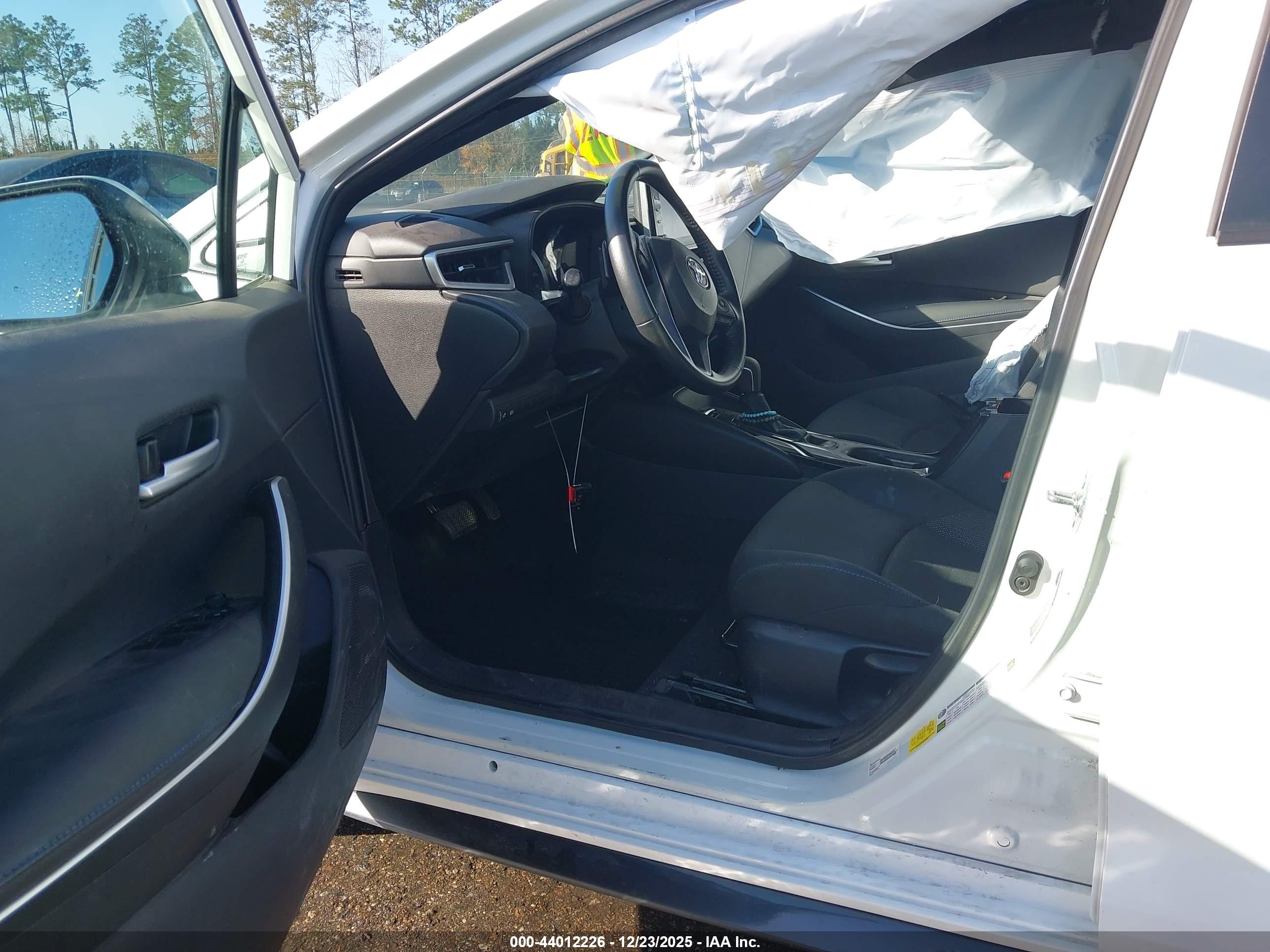 TOYOTA COROLLA image 5