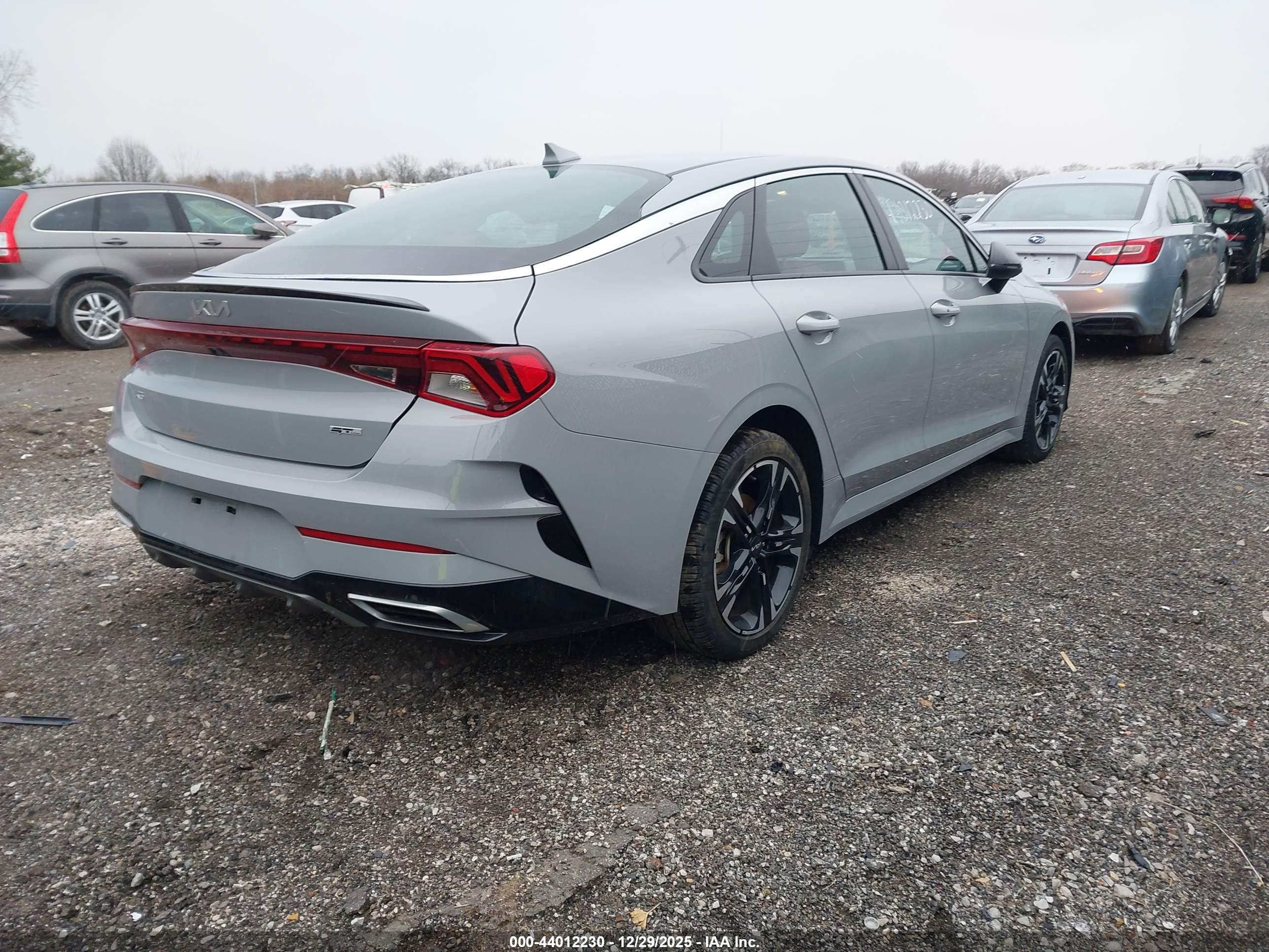 KIA K5 image 4