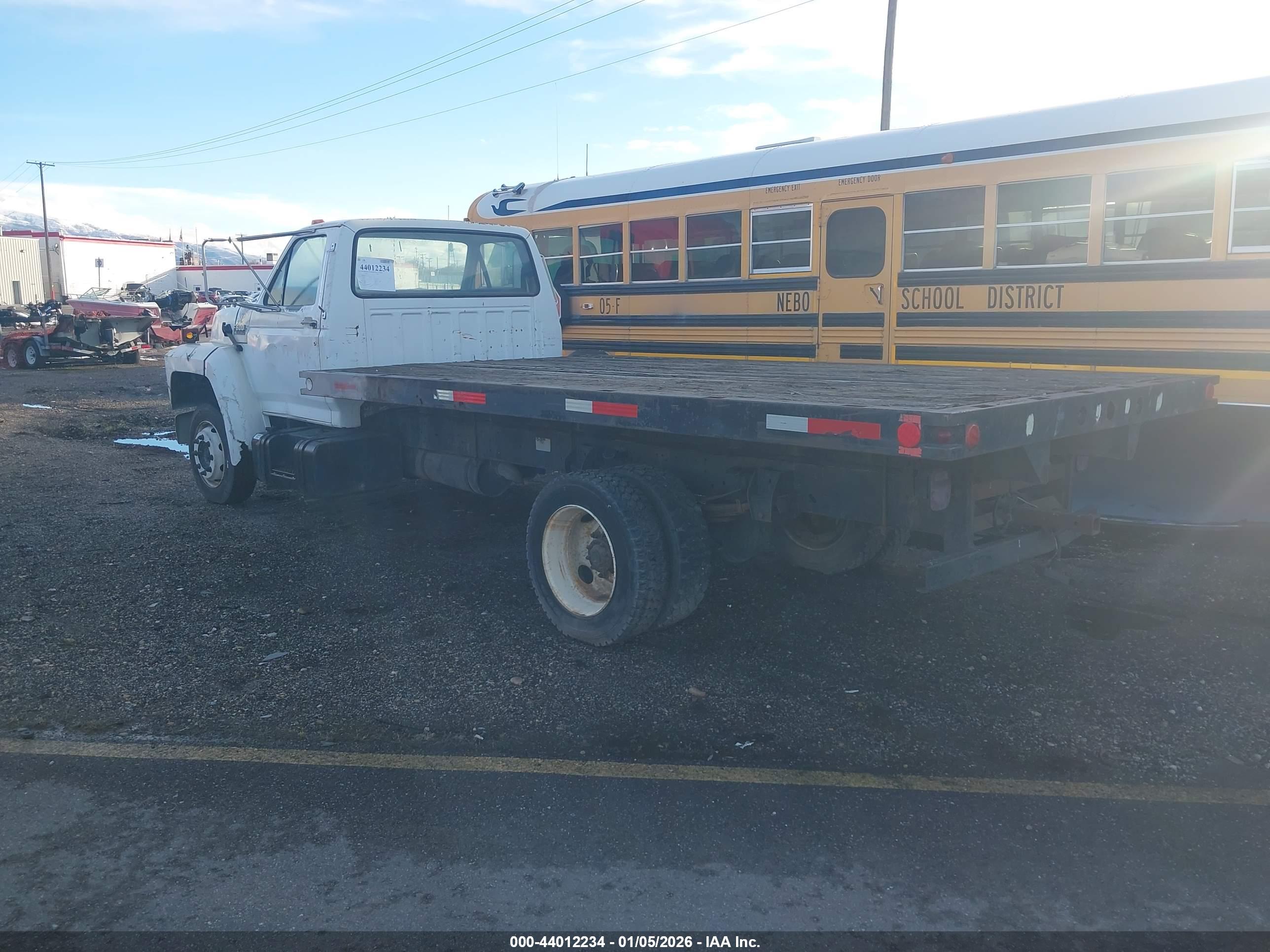FORD F600 image 3
