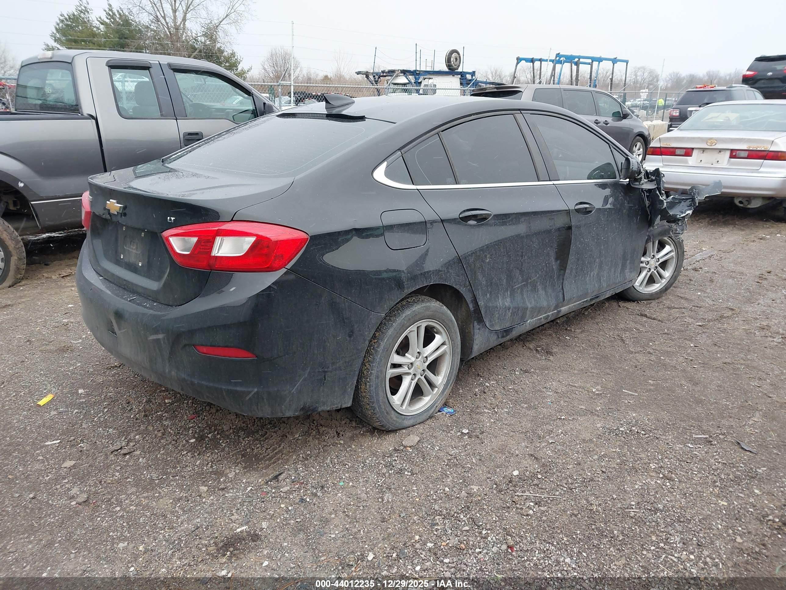 CHEVROLET CRUZE image 4