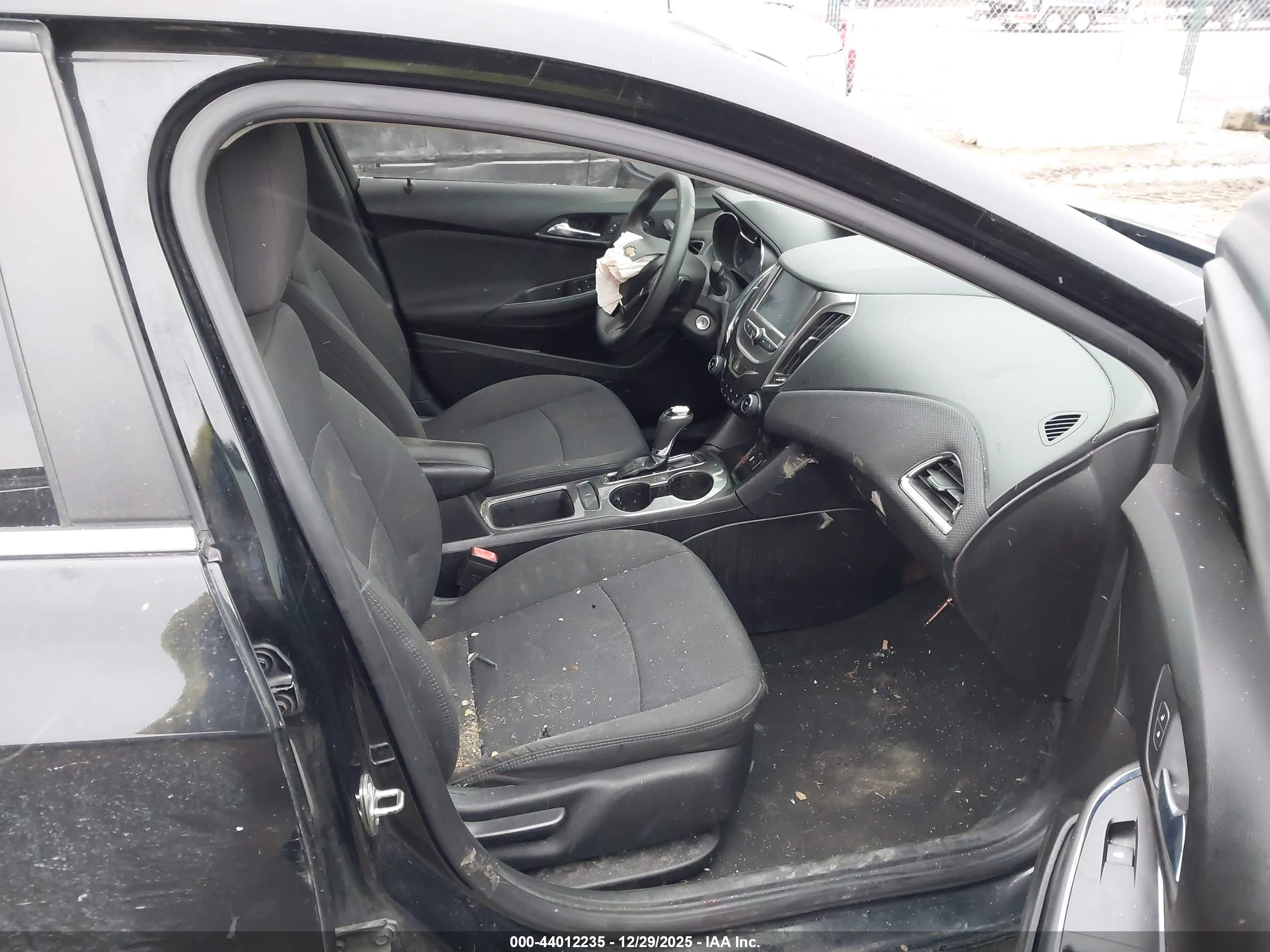CHEVROLET CRUZE image 5