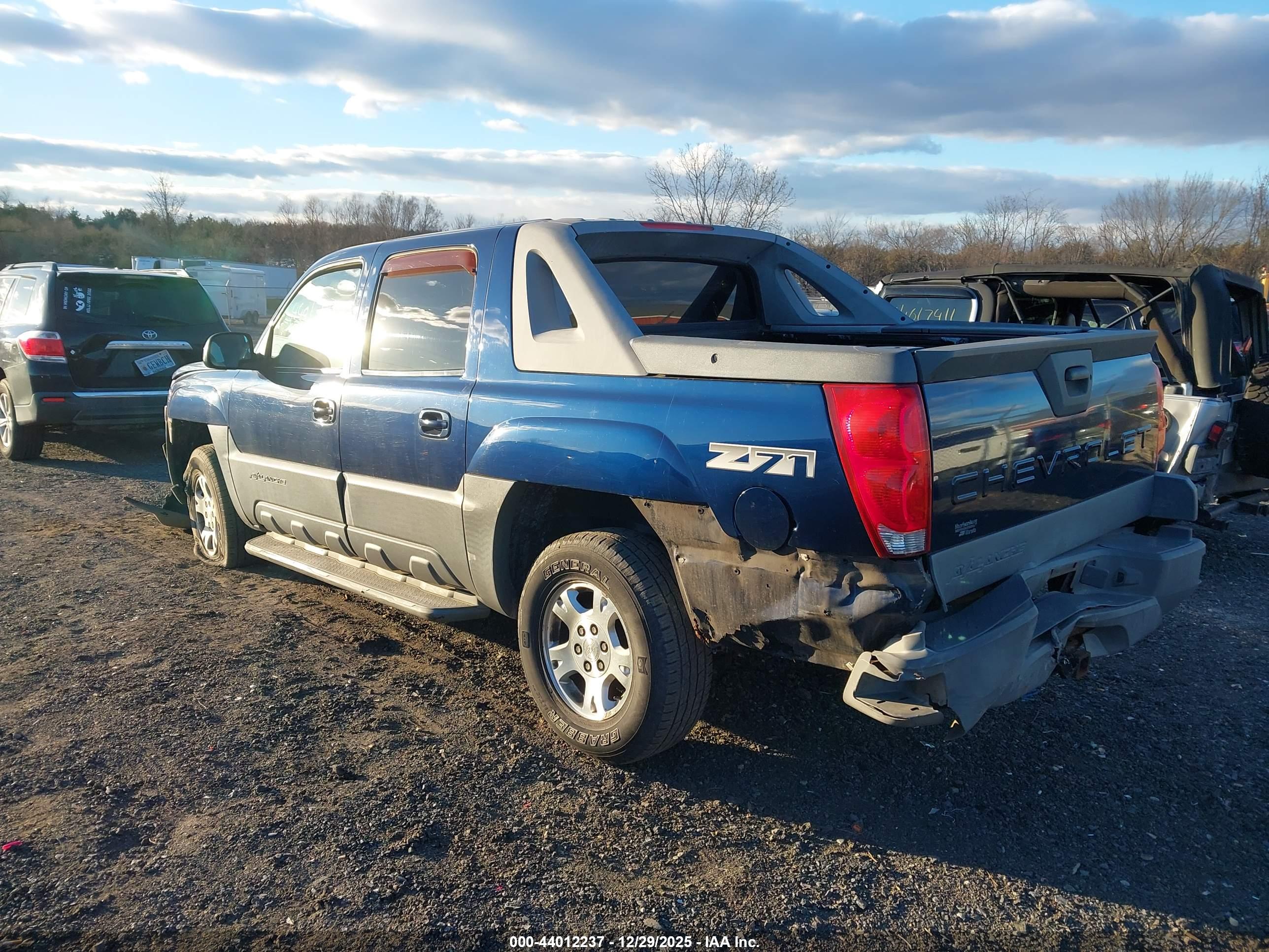 CHEVROLET AVALANCHE image 3