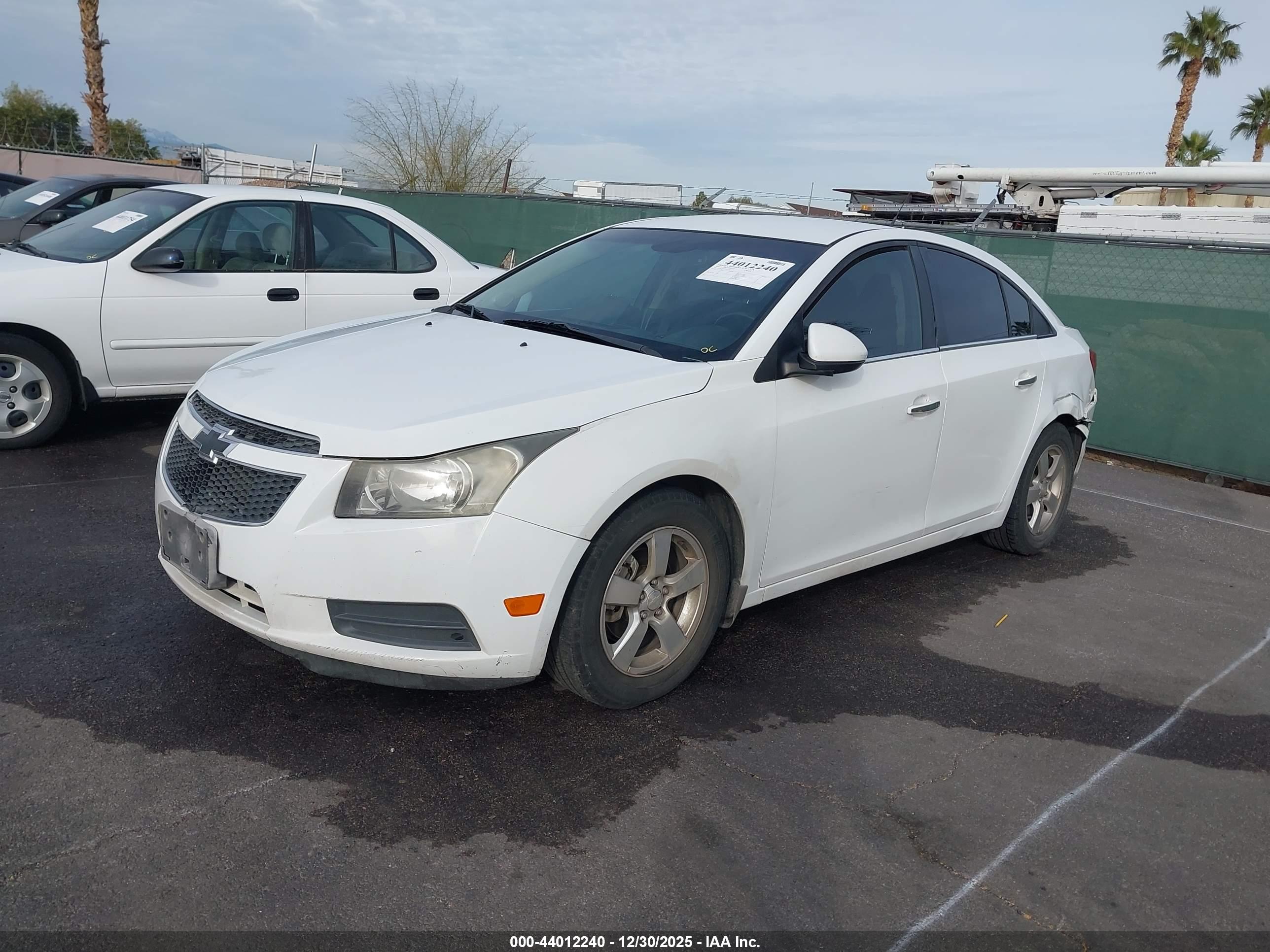 CHEVROLET CRUZE image 2