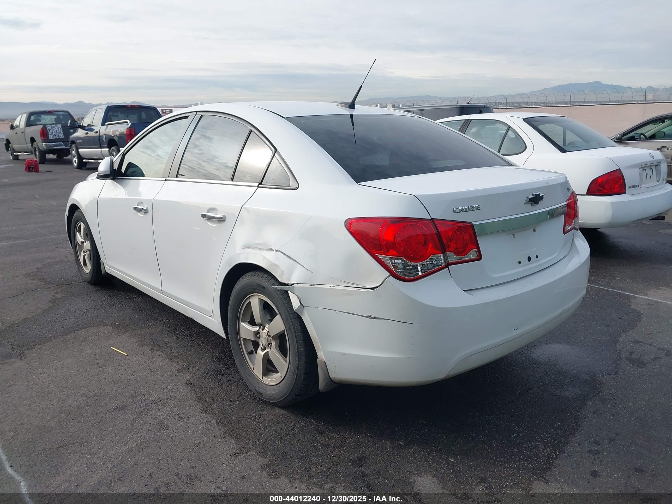 CHEVROLET CRUZE image 3