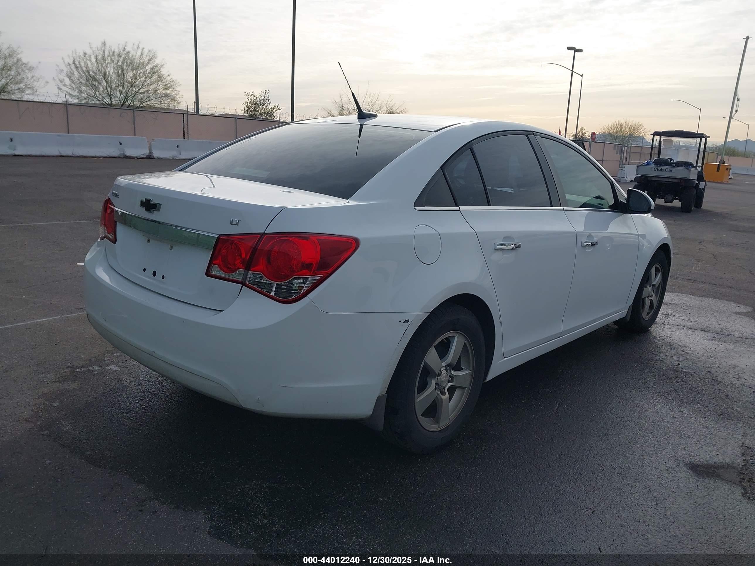 CHEVROLET CRUZE image 4