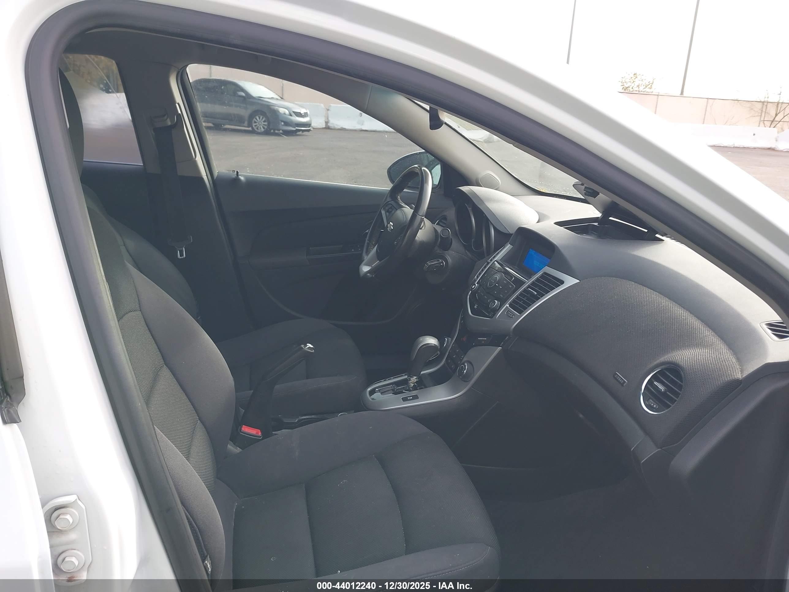 CHEVROLET CRUZE image 5