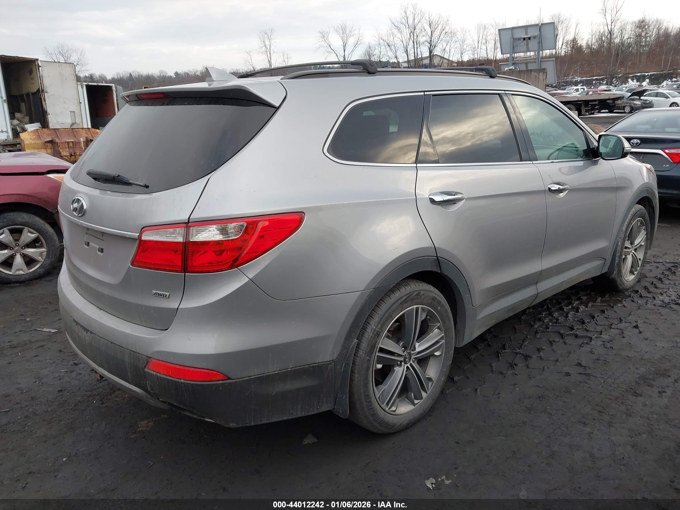 HYUNDAI SANTA image 4