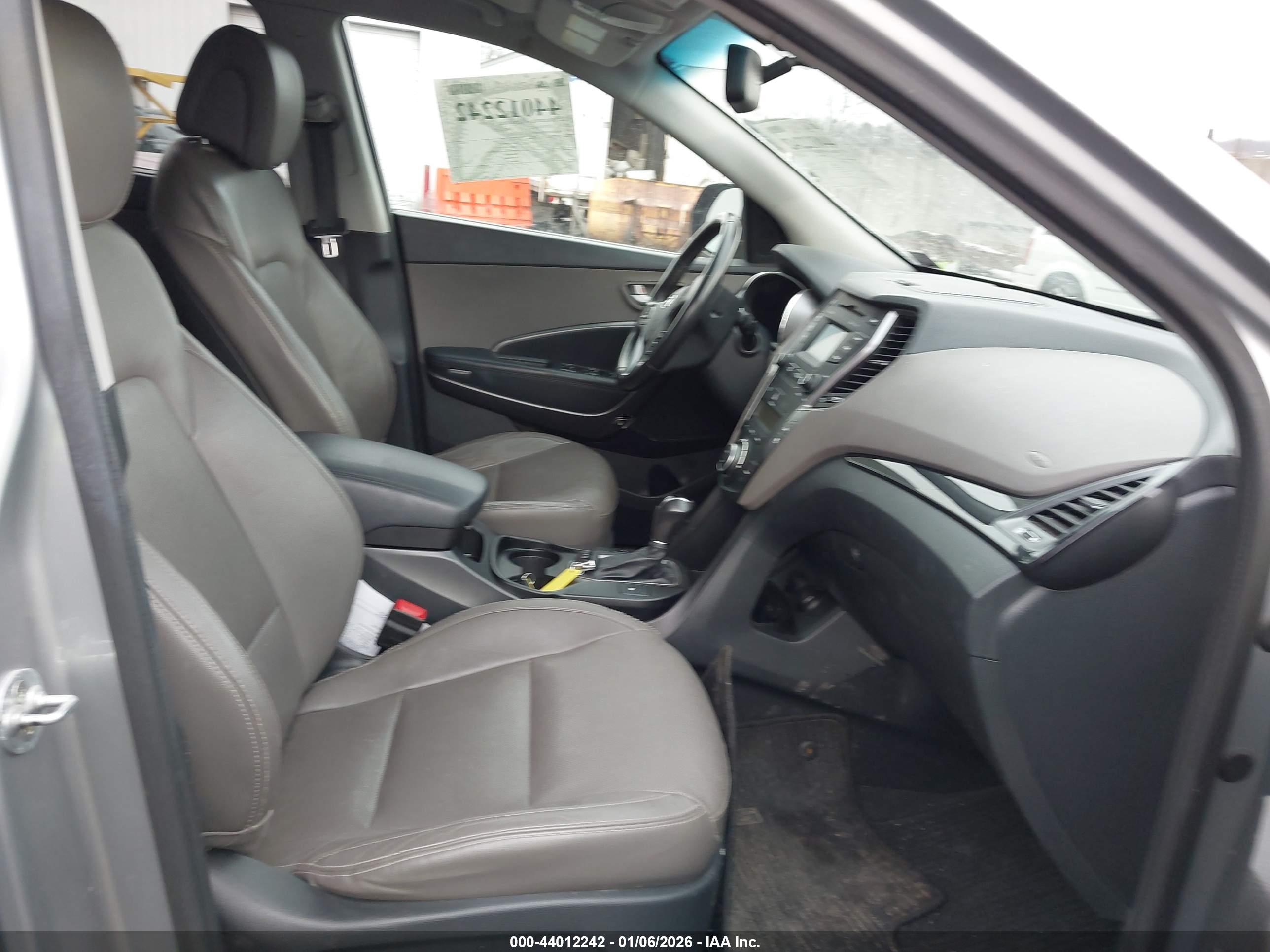 HYUNDAI SANTA image 5