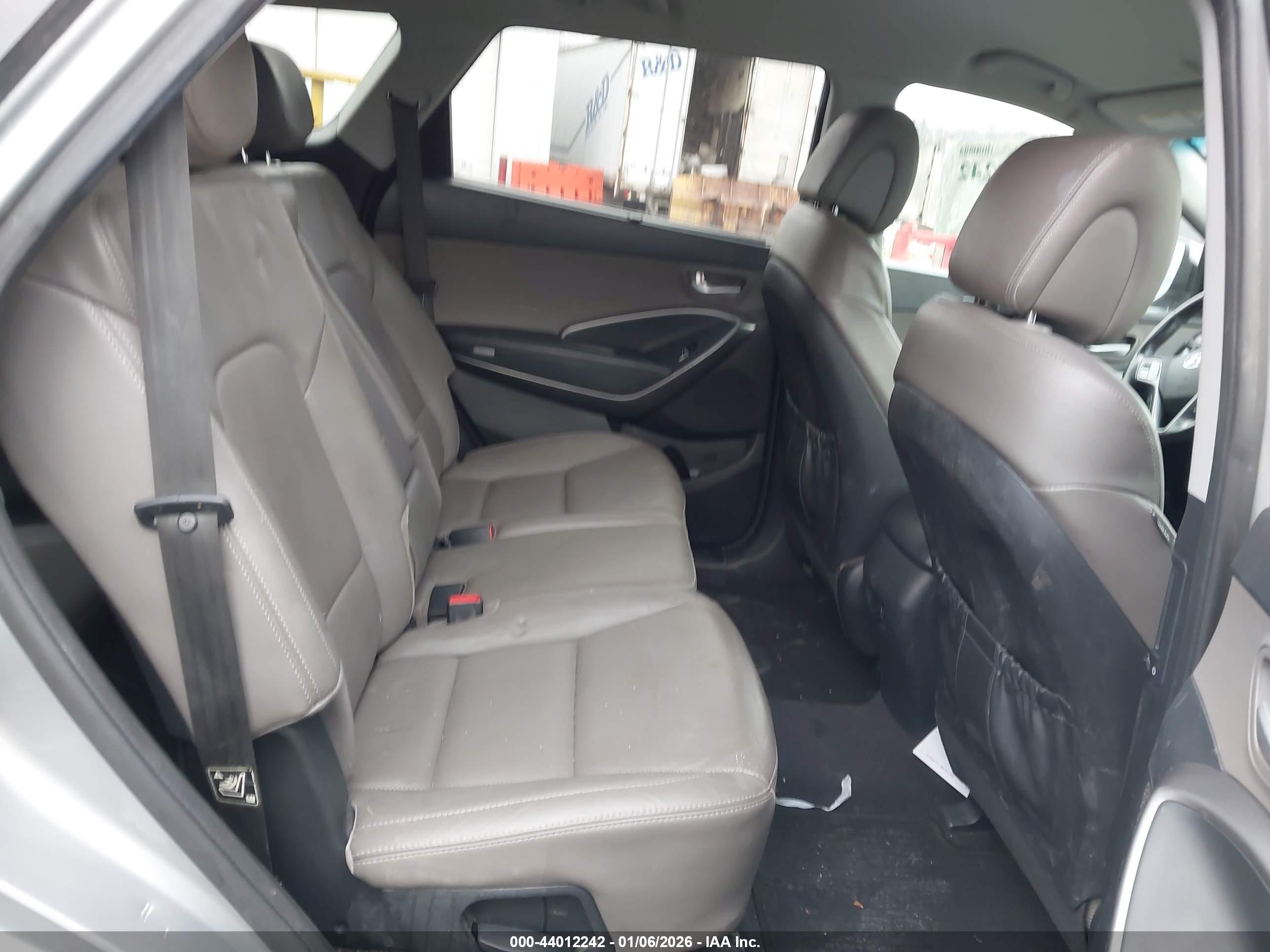 HYUNDAI SANTA image 8