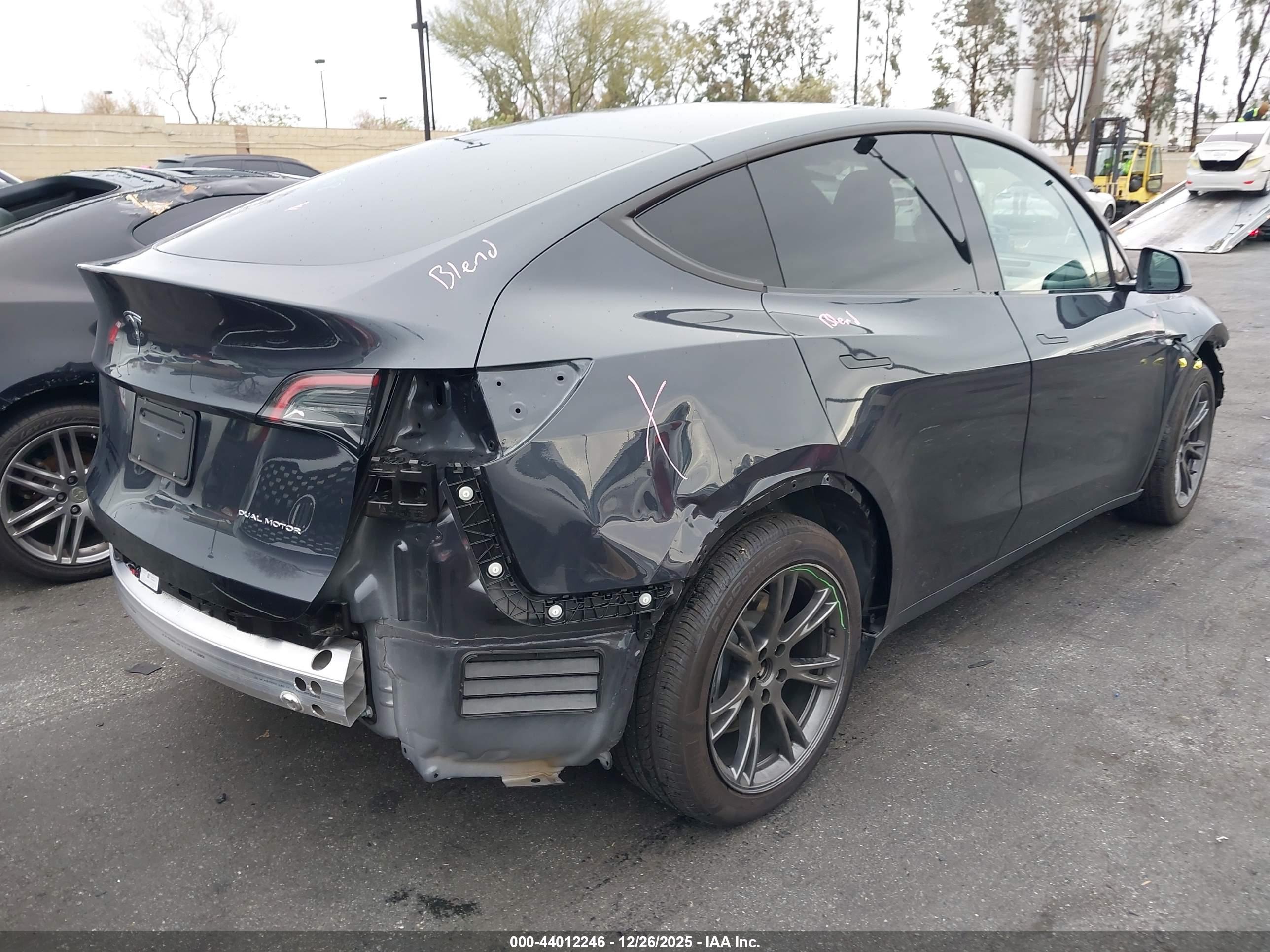 TESLA MODEL image 4