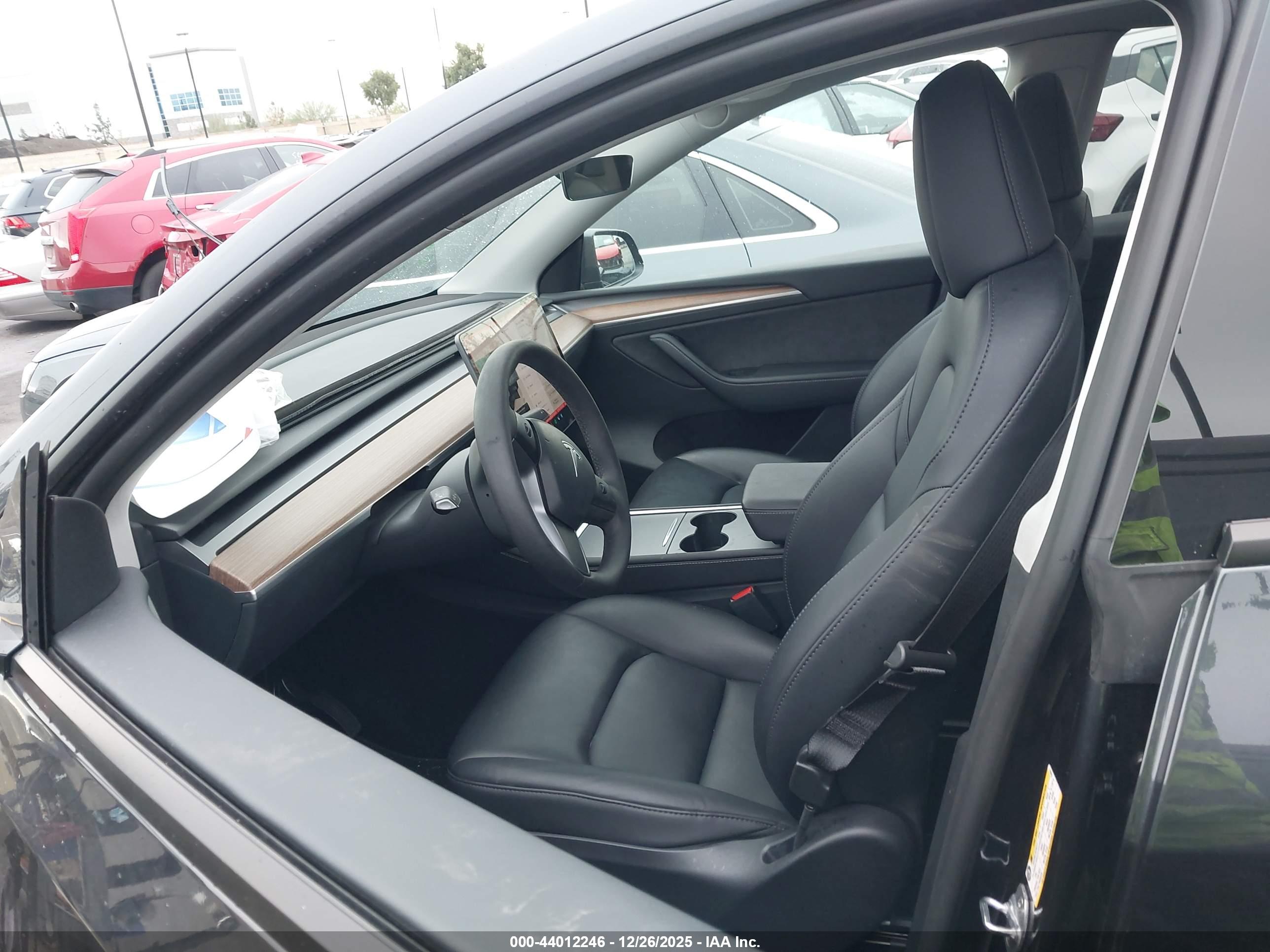 TESLA MODEL image 5