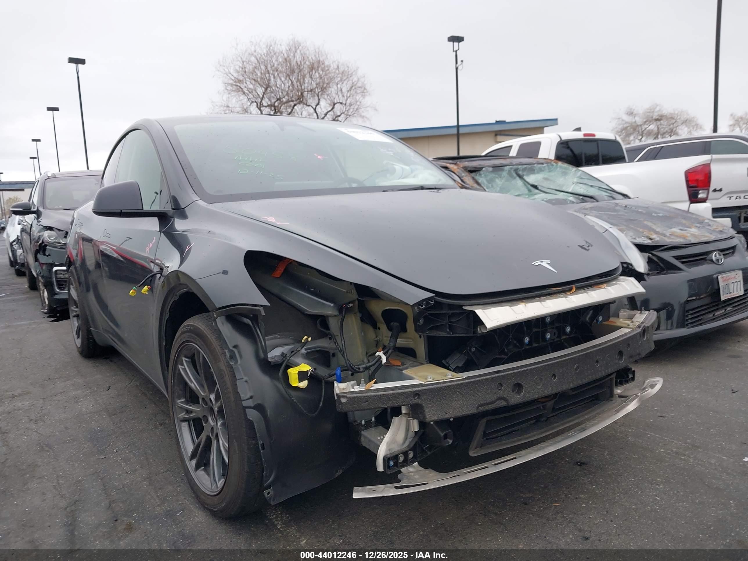 TESLA MODEL image 6