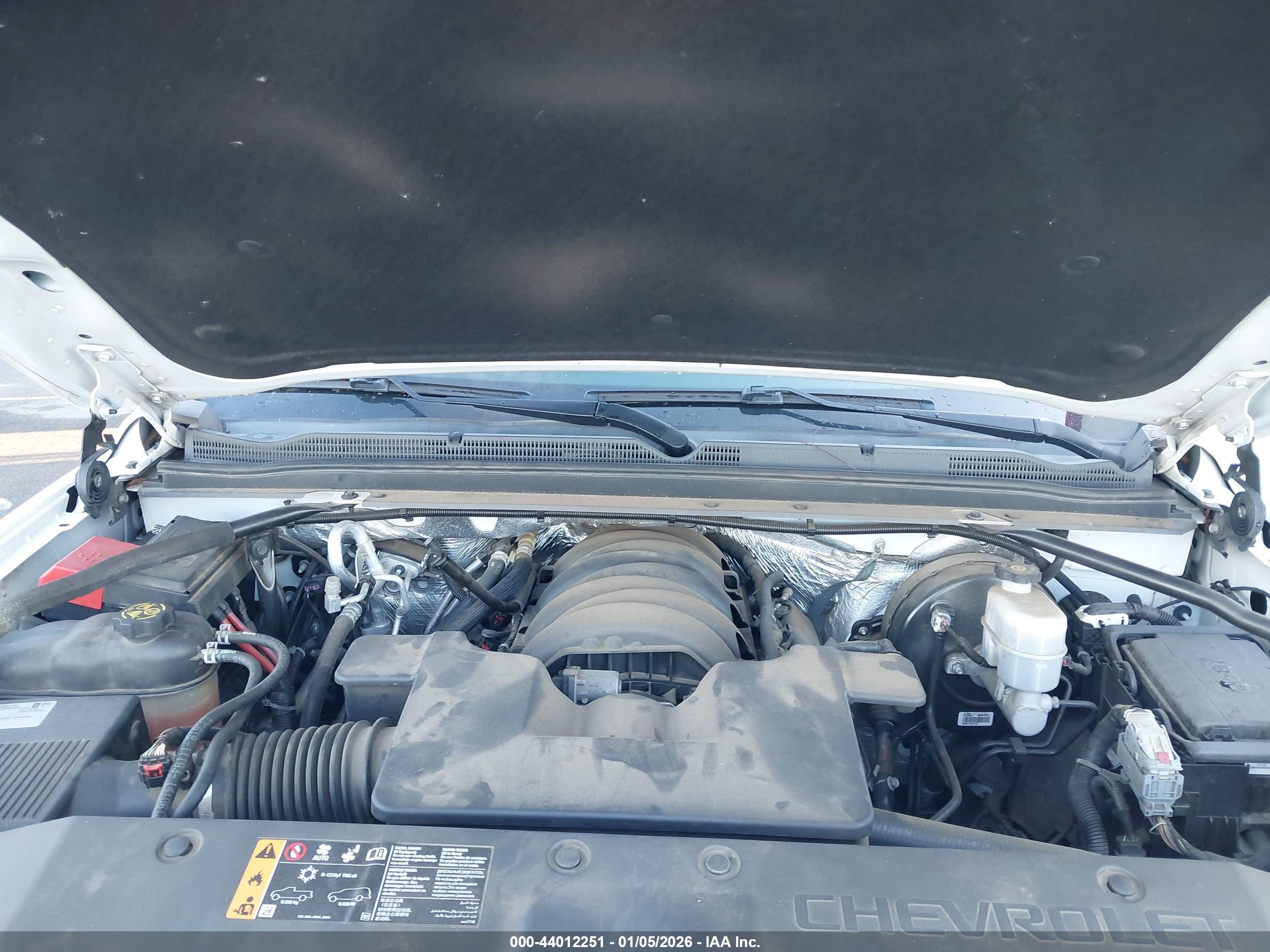 CHEVROLET SUBURBAN image 10