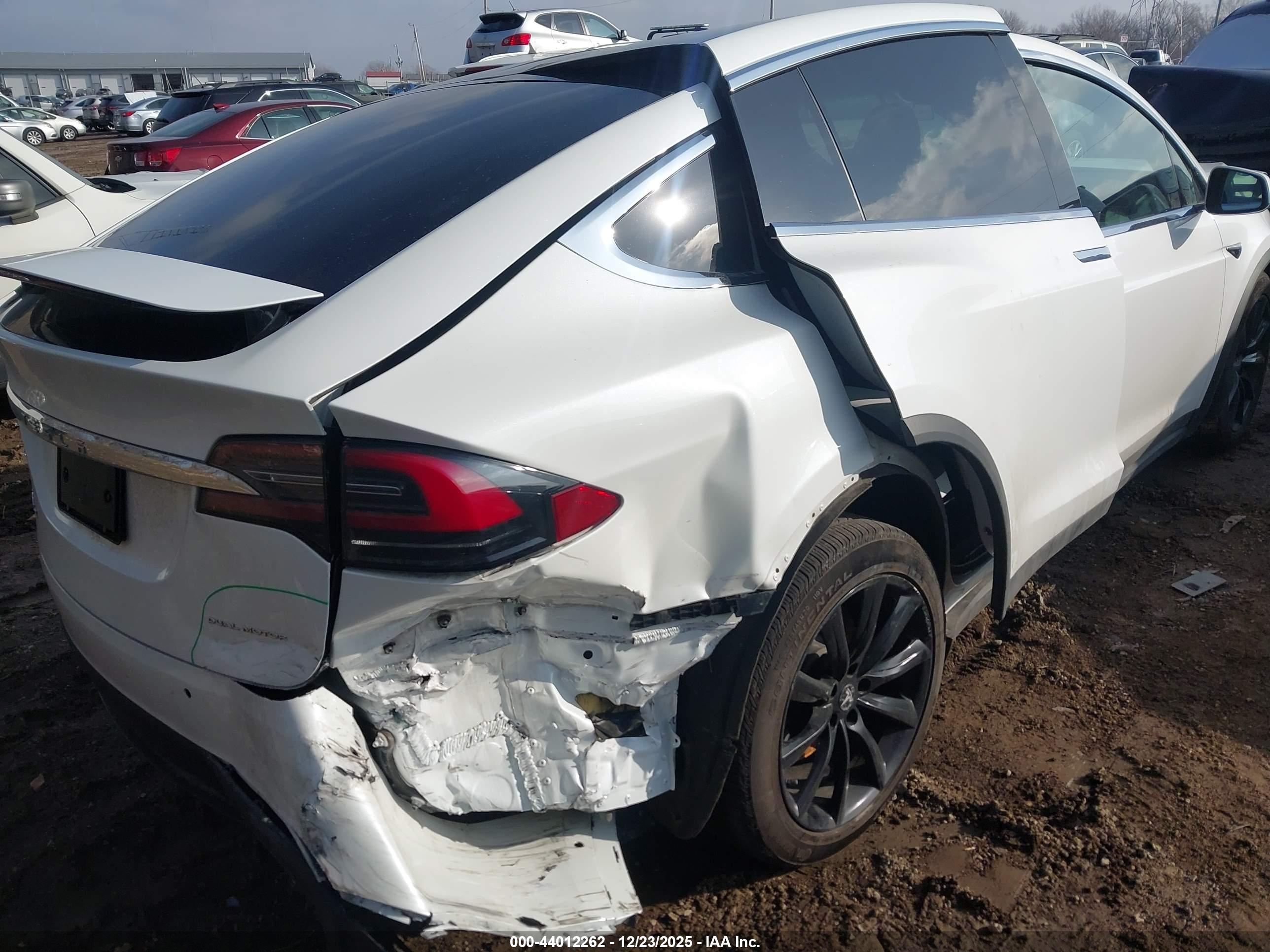 TESLA MODEL image 6