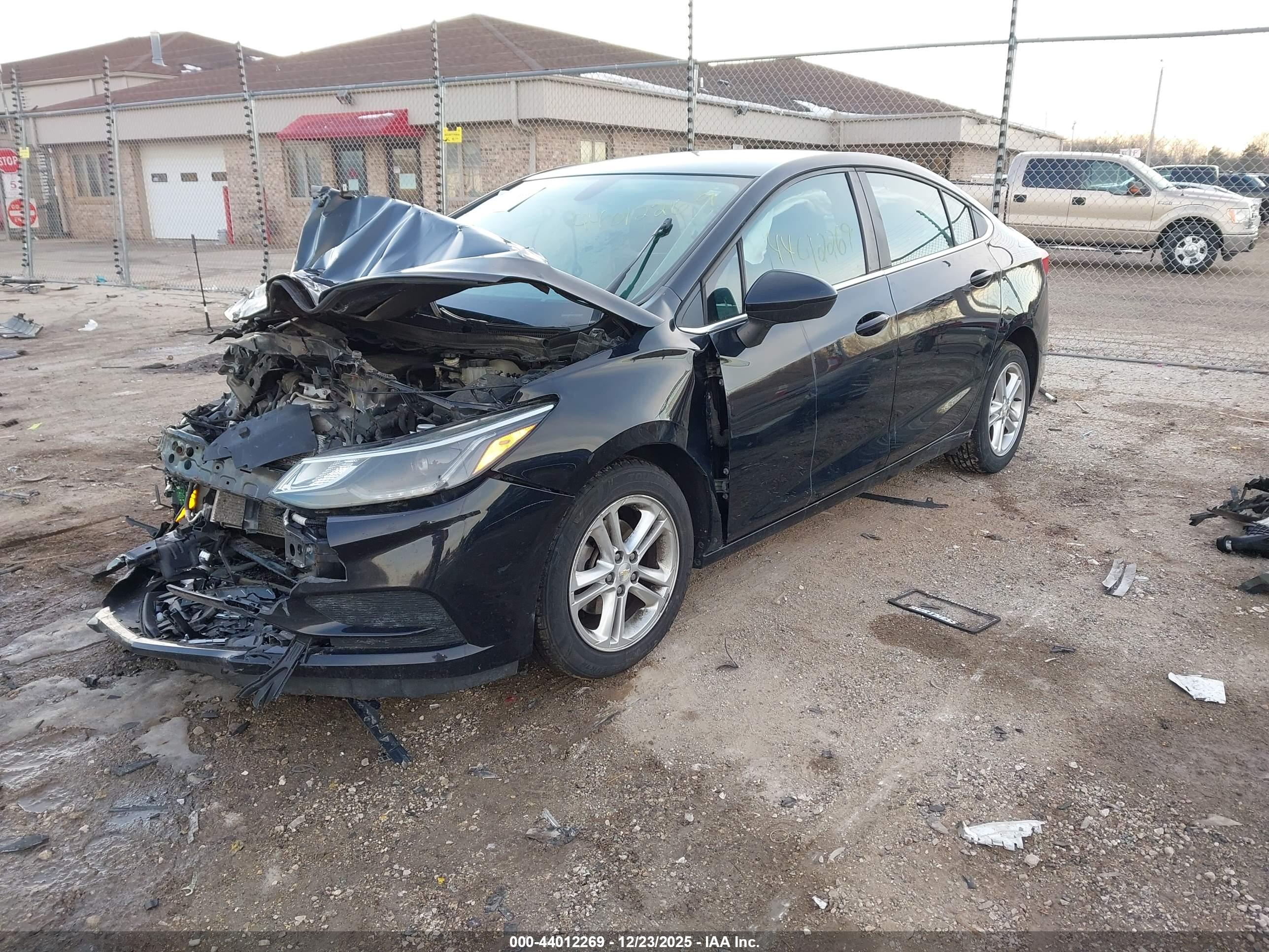 CHEVROLET CRUZE image 2