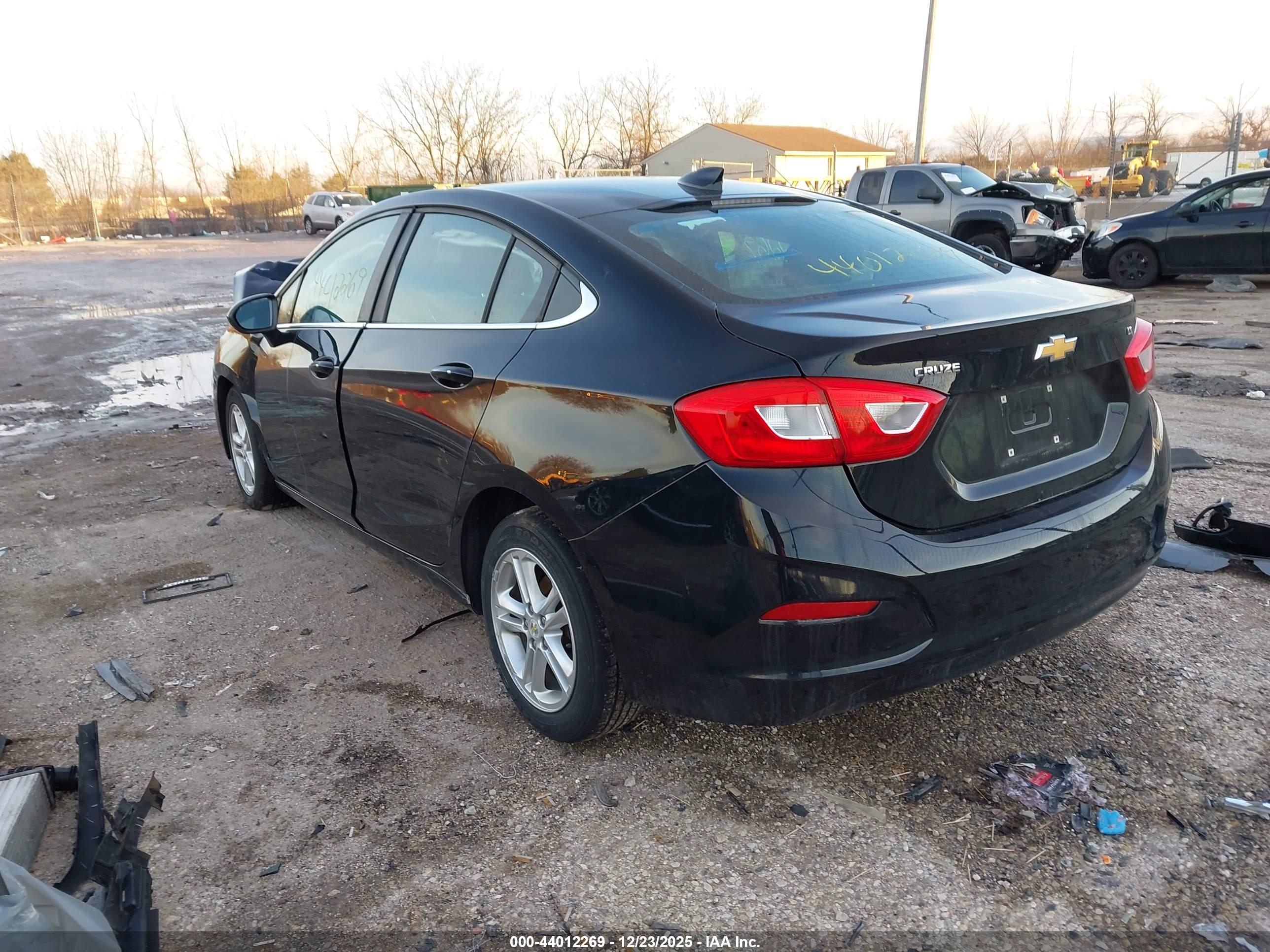 CHEVROLET CRUZE image 3