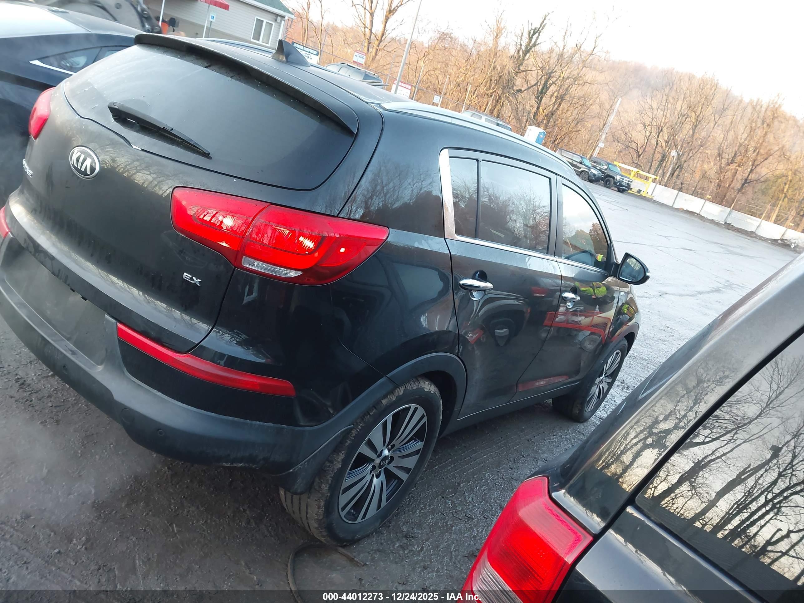 KIA SPORTAGE image 4