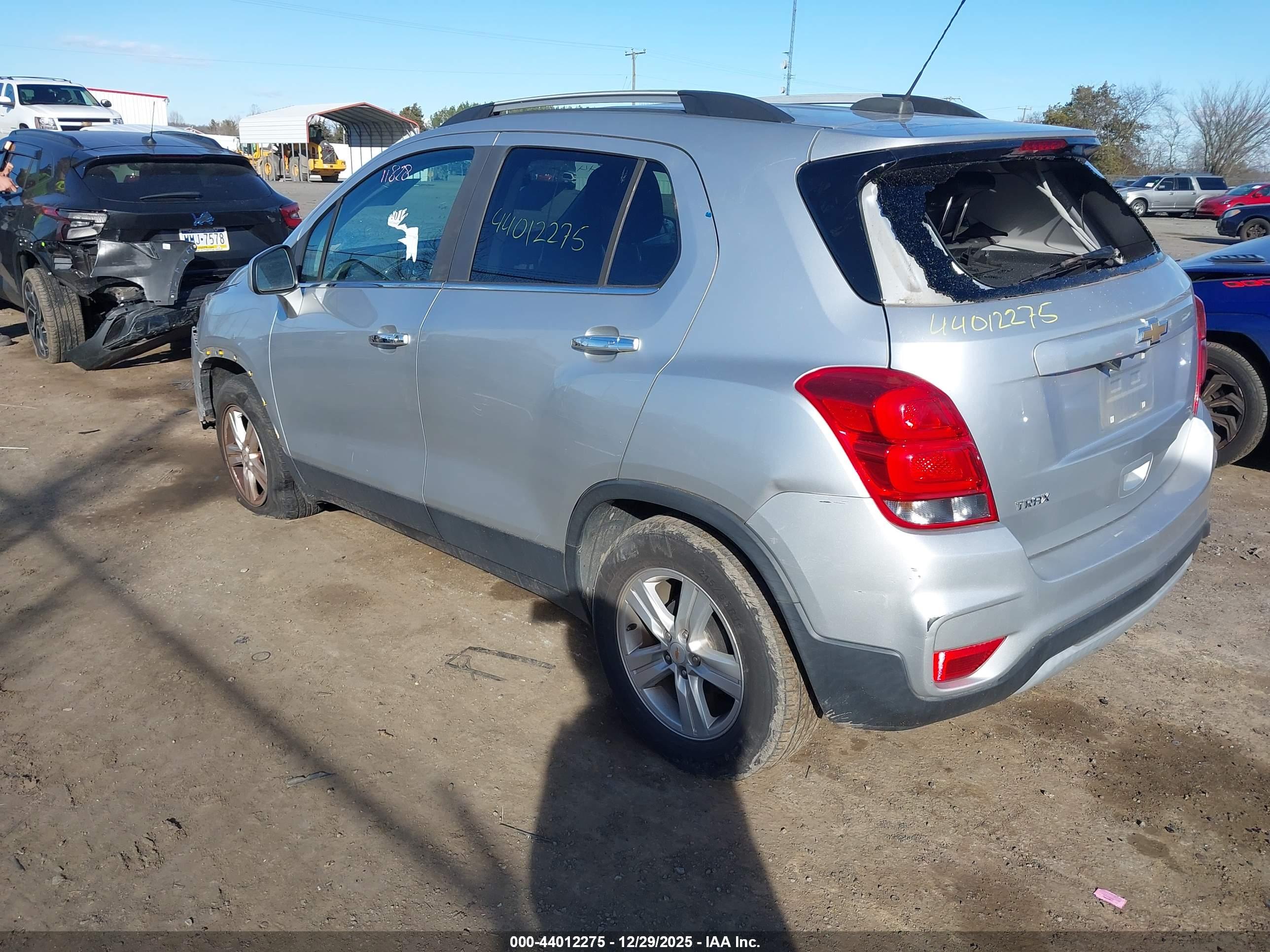 CHEVROLET TRAX image 3