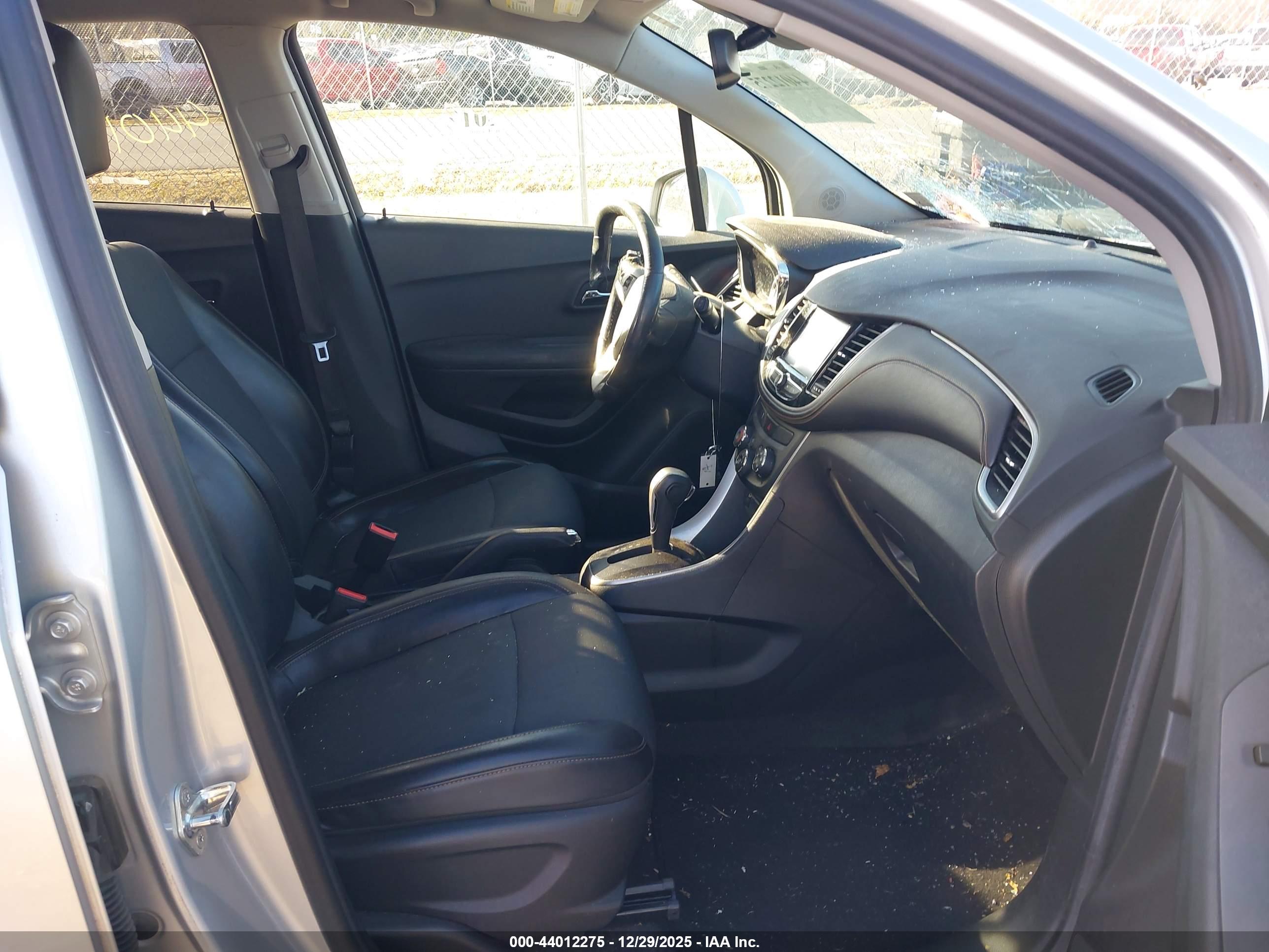 CHEVROLET TRAX image 5