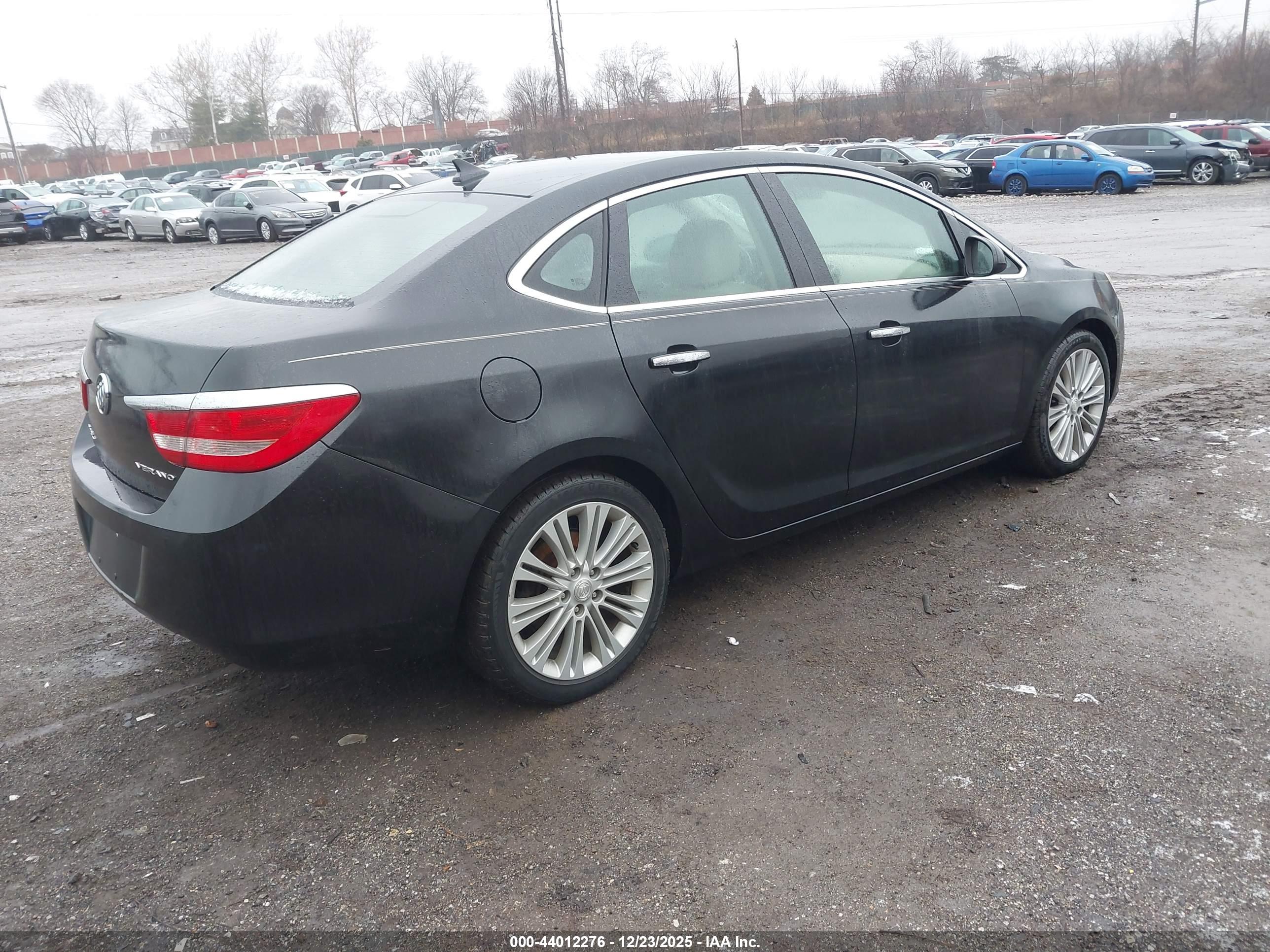 BUICK VERANO image 4