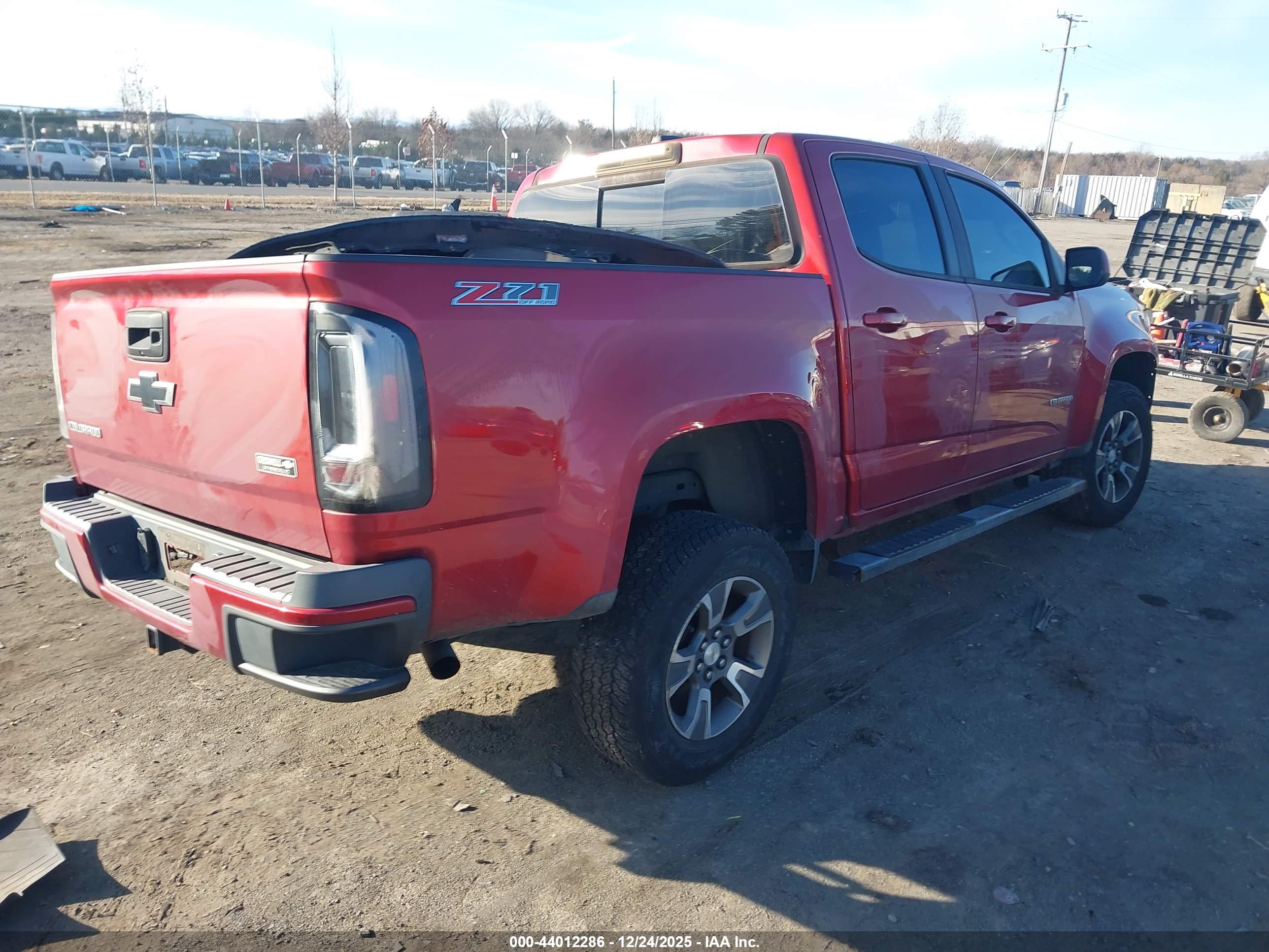 CHEVROLET COLORADO image 4