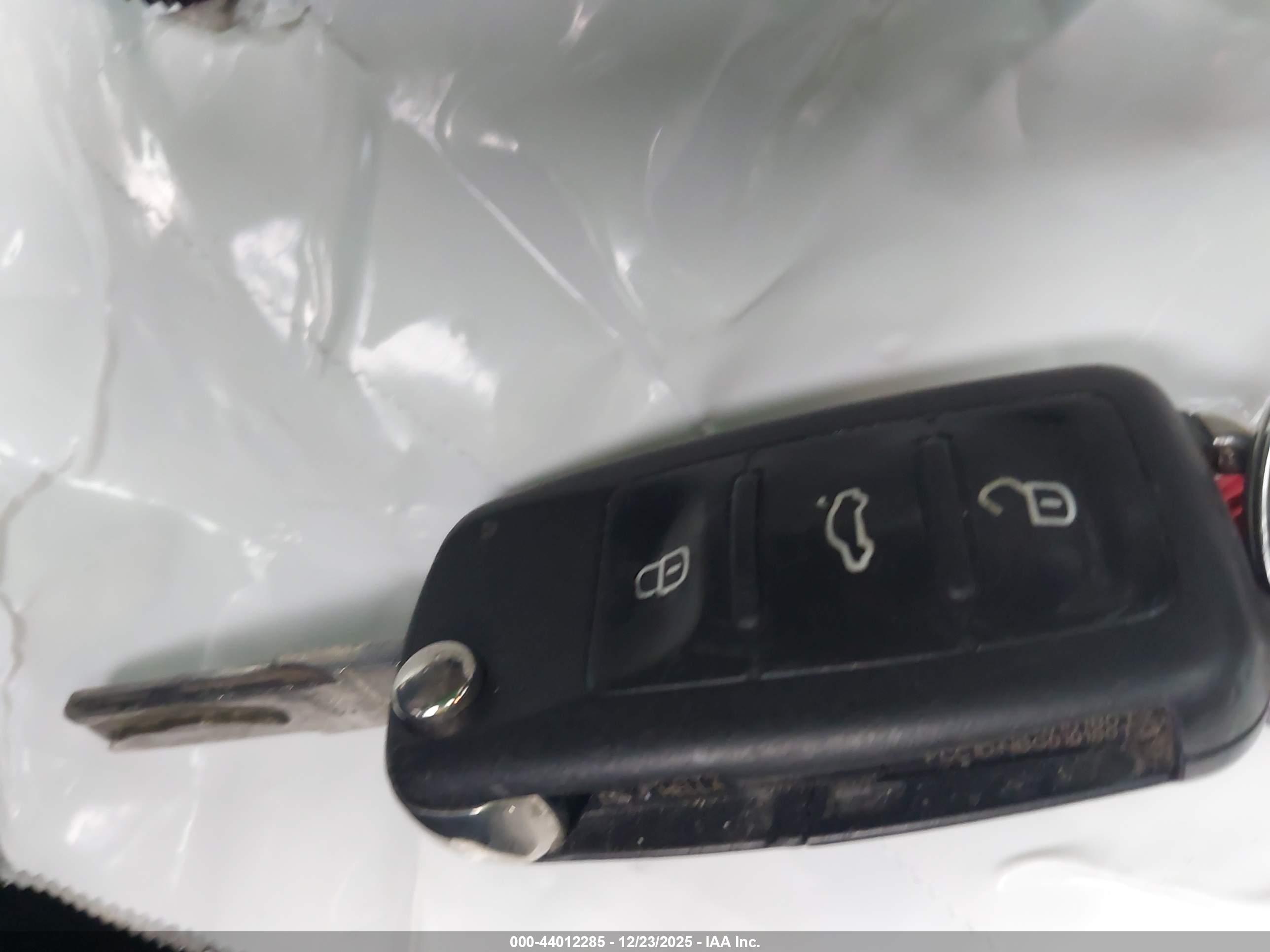 VOLKSWAGEN JETTA image 11