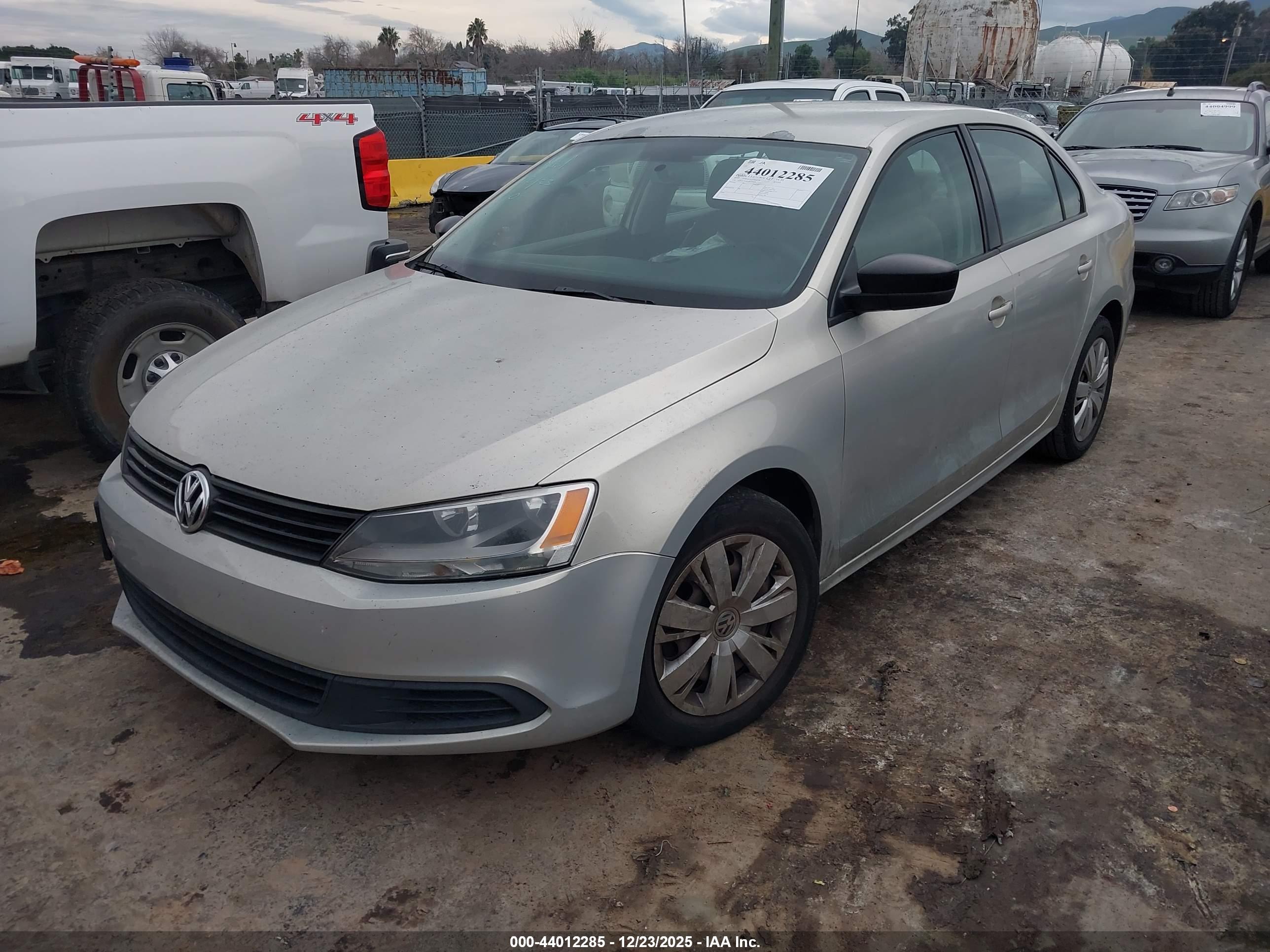 VOLKSWAGEN JETTA image 2