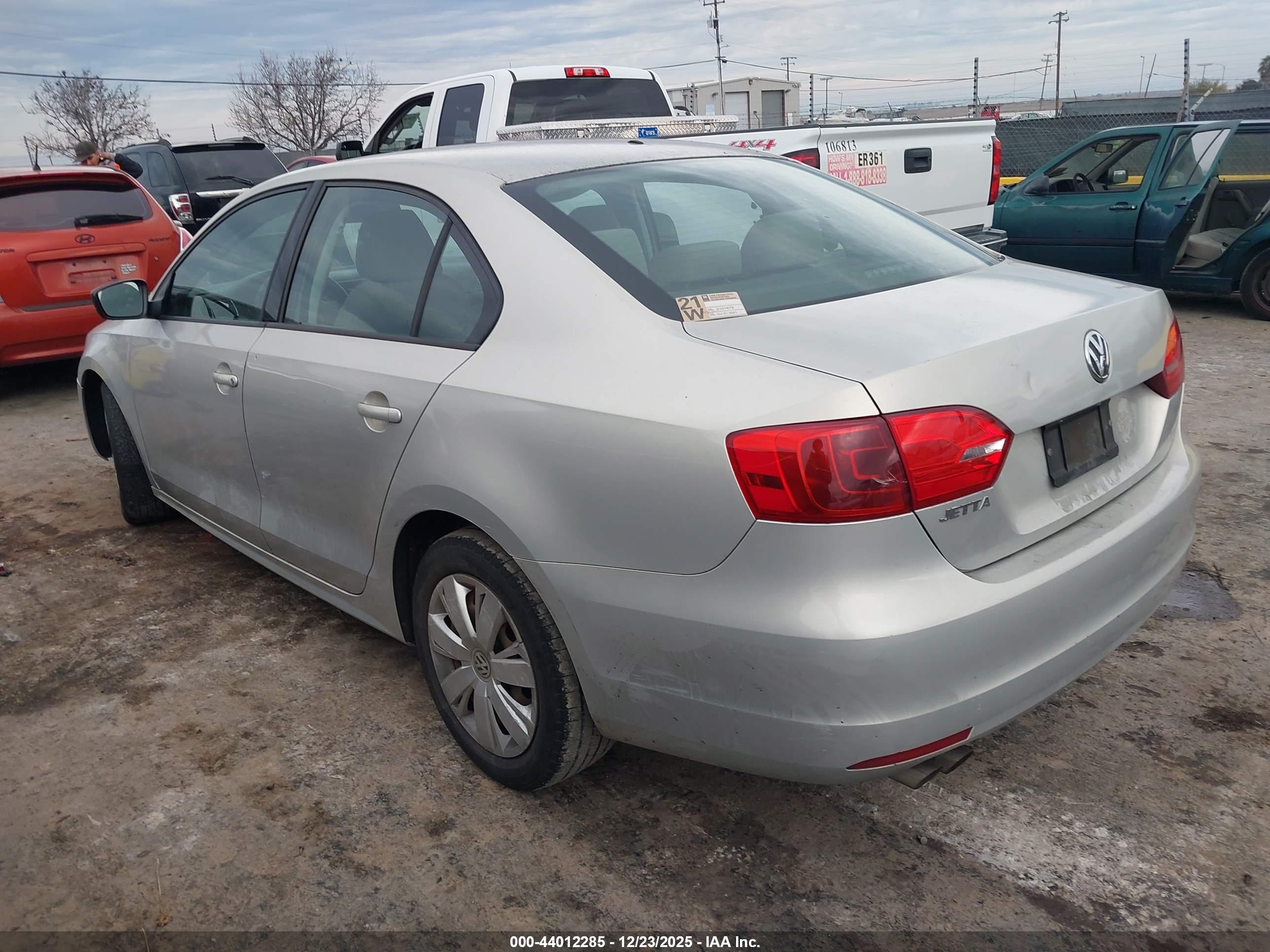 VOLKSWAGEN JETTA image 3