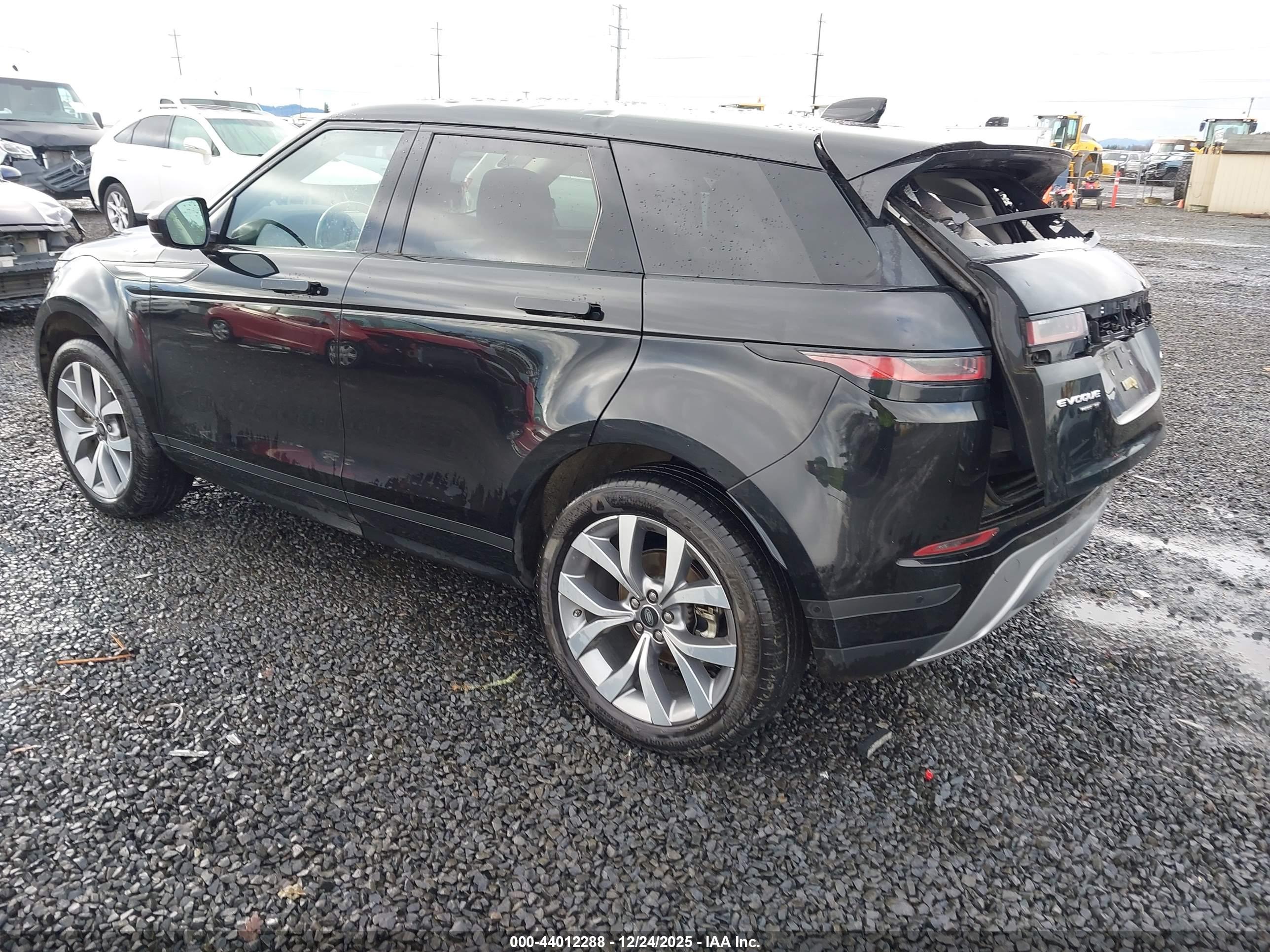 LAND ROVER image 3