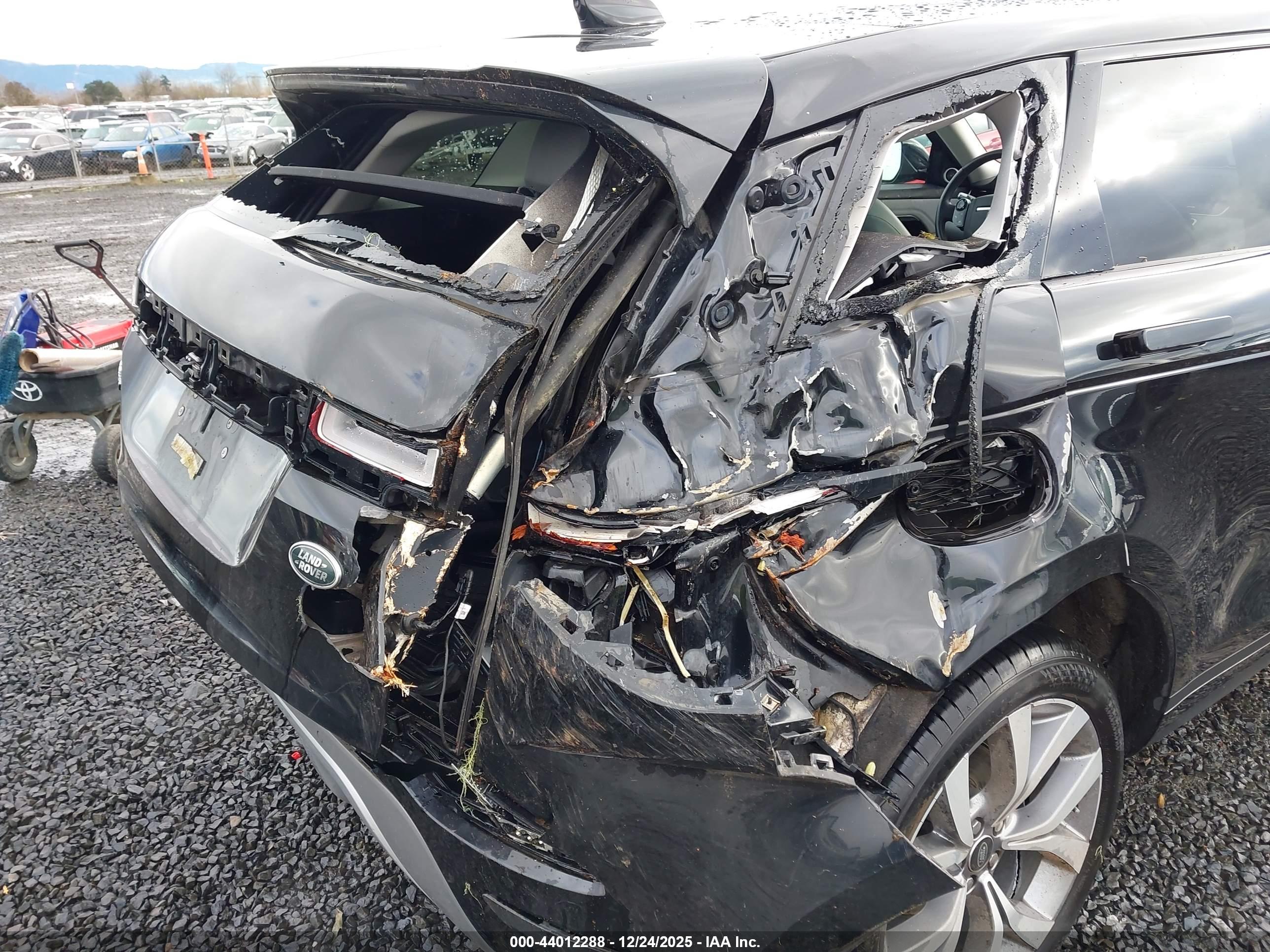 LAND ROVER image 6