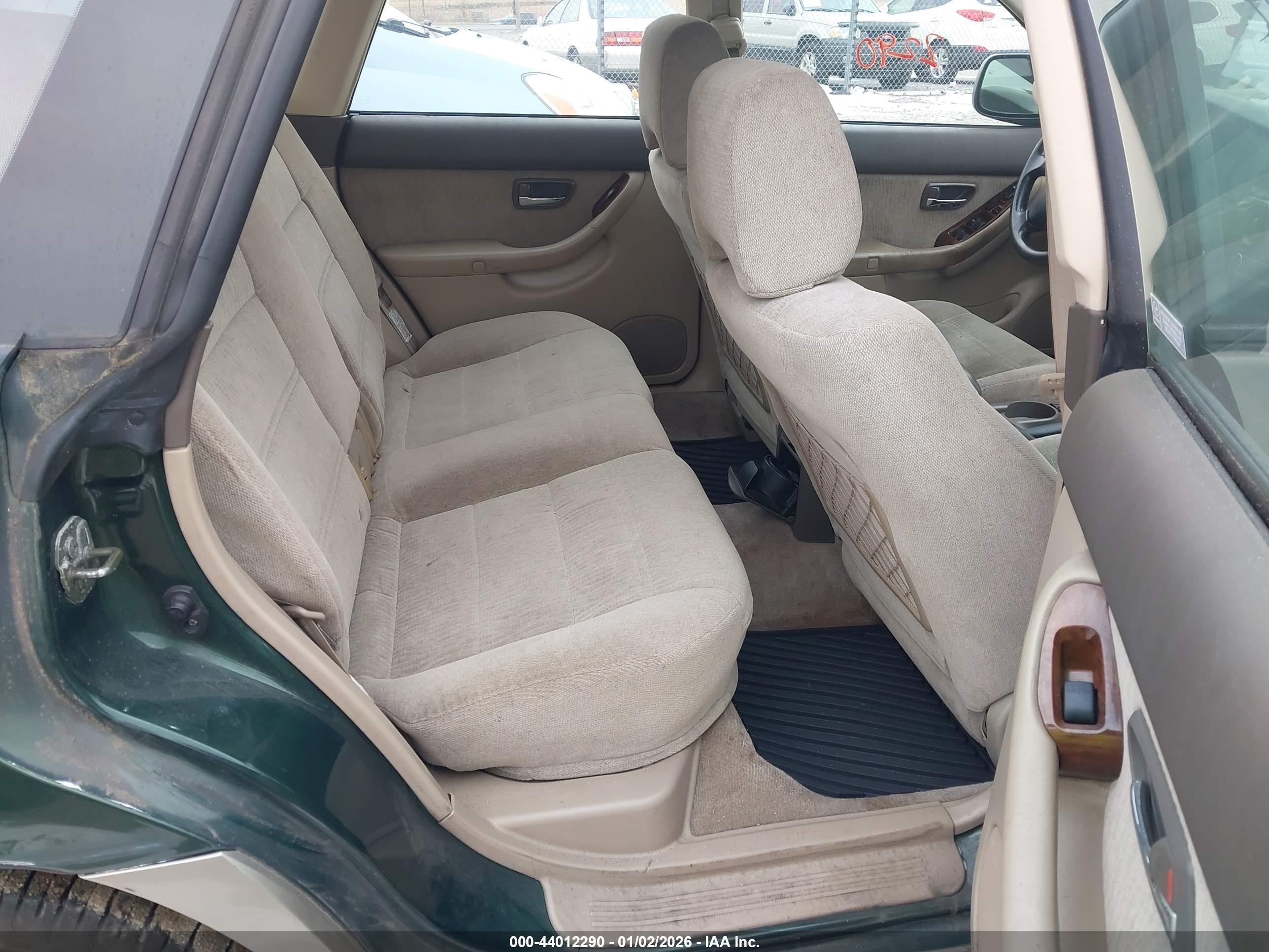 SUBARU OUTBACK image 8