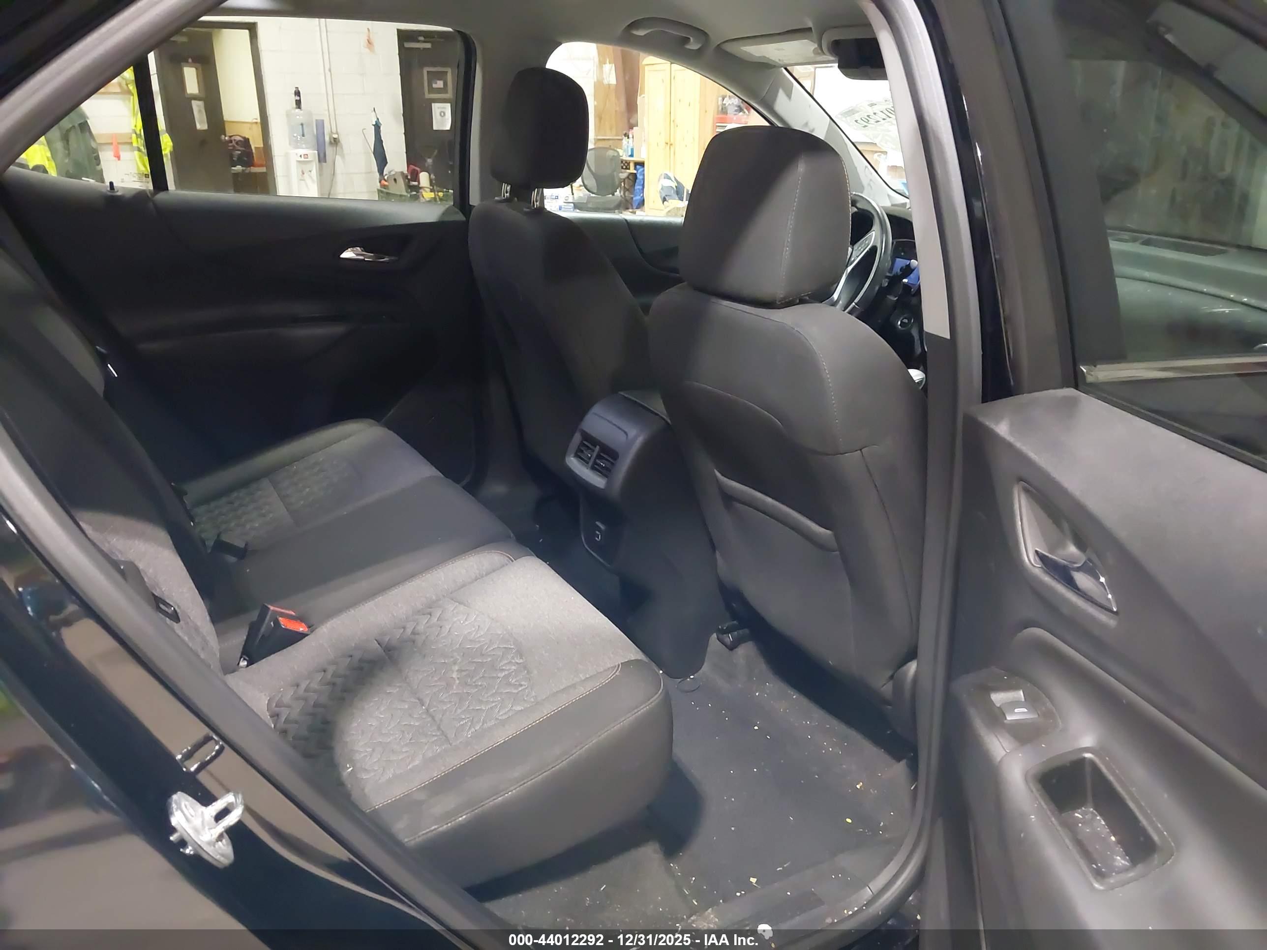 CHEVROLET EQUINOX image 8