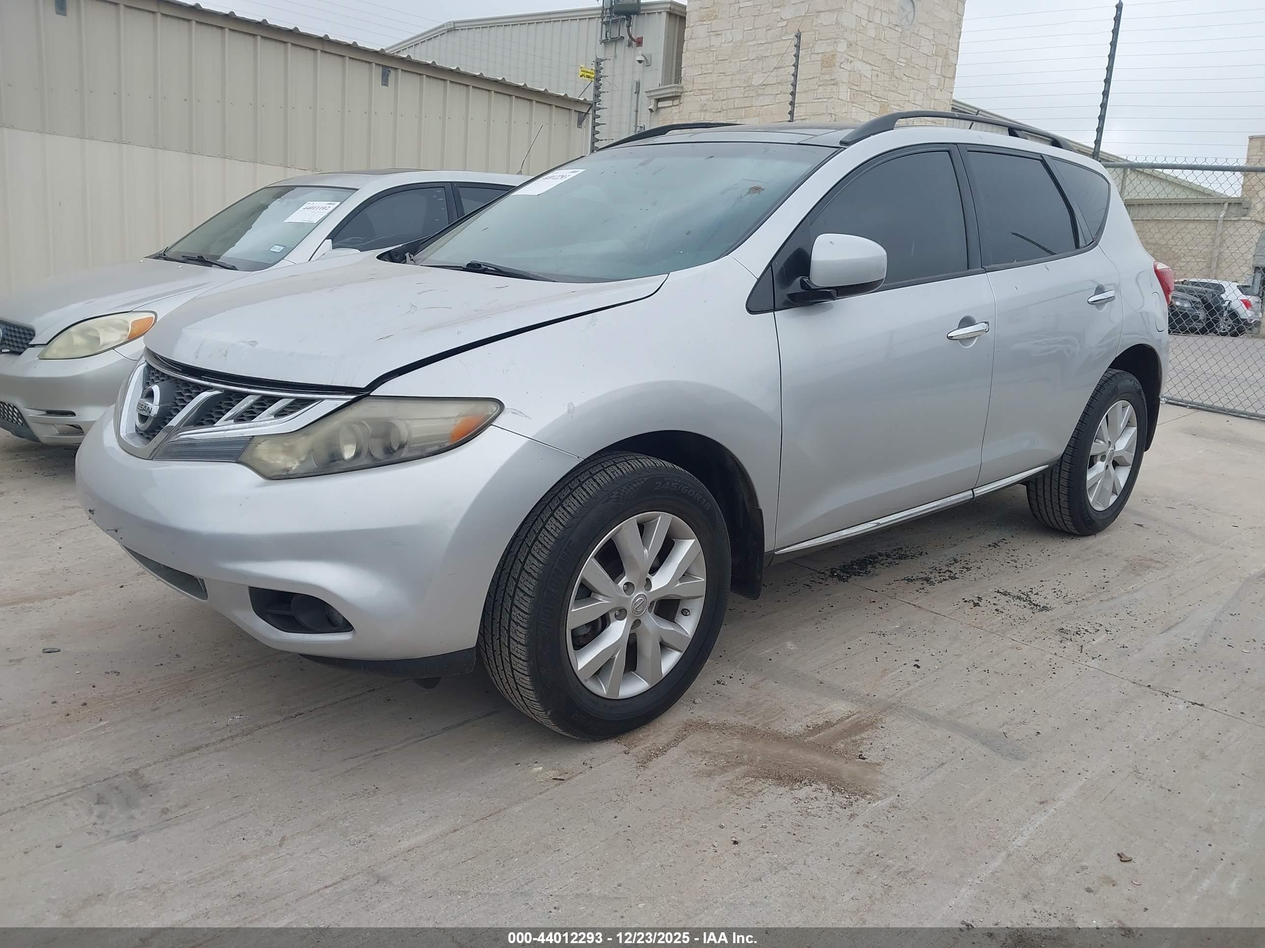 NISSAN MURANO image 2