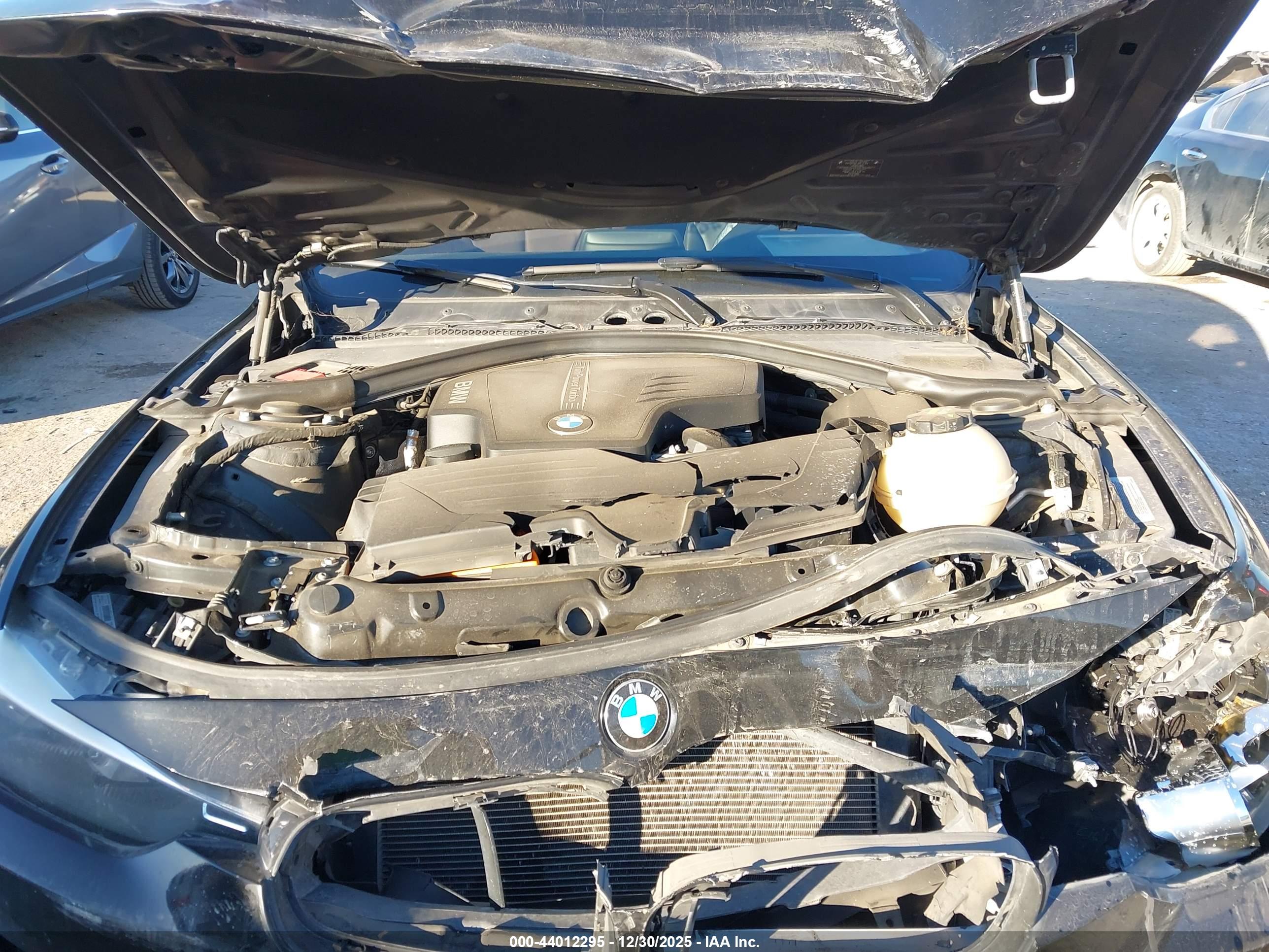 BMW 320I image 10