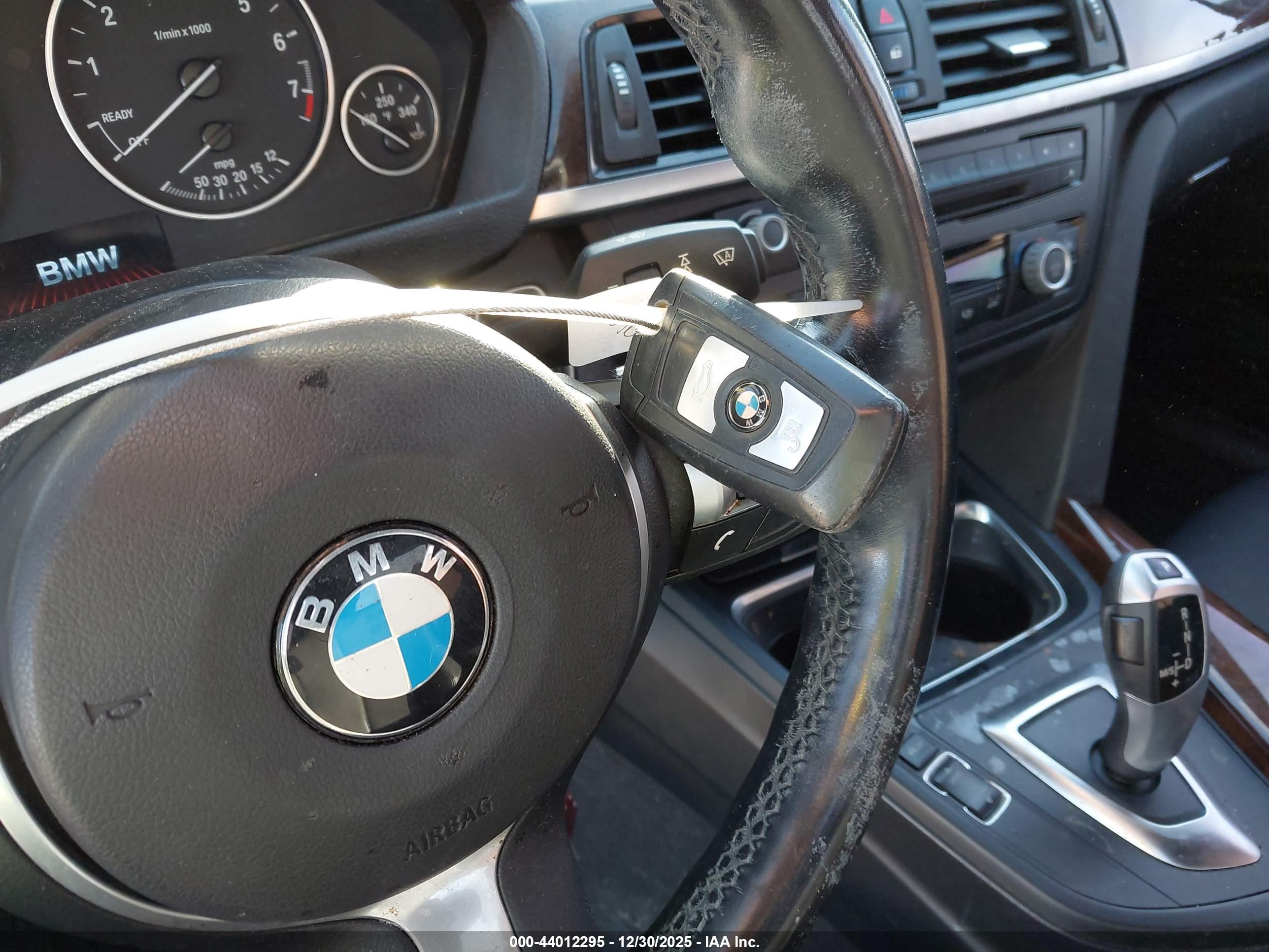 BMW 320I image 11