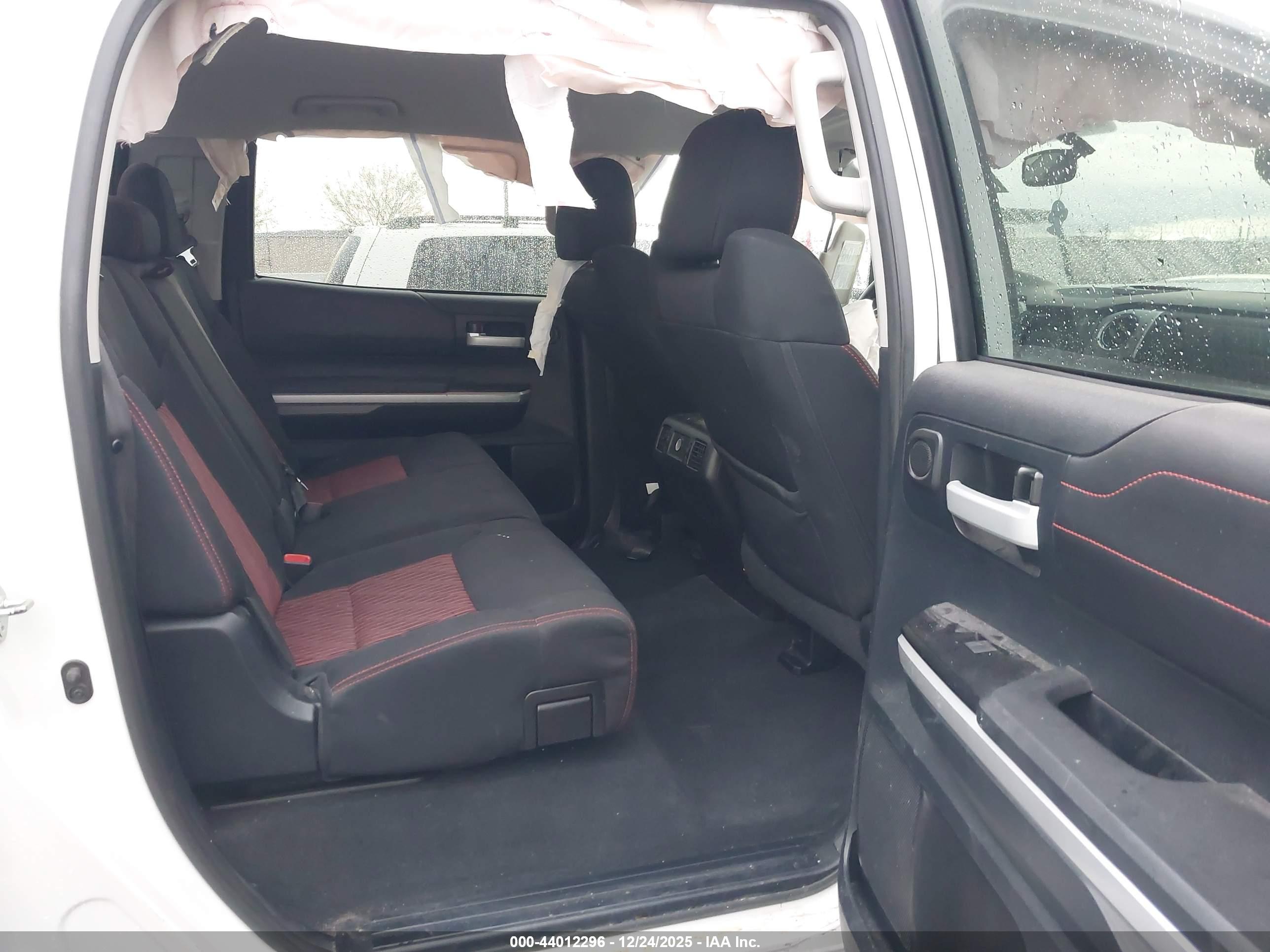 TOYOTA TUNDRA image 8