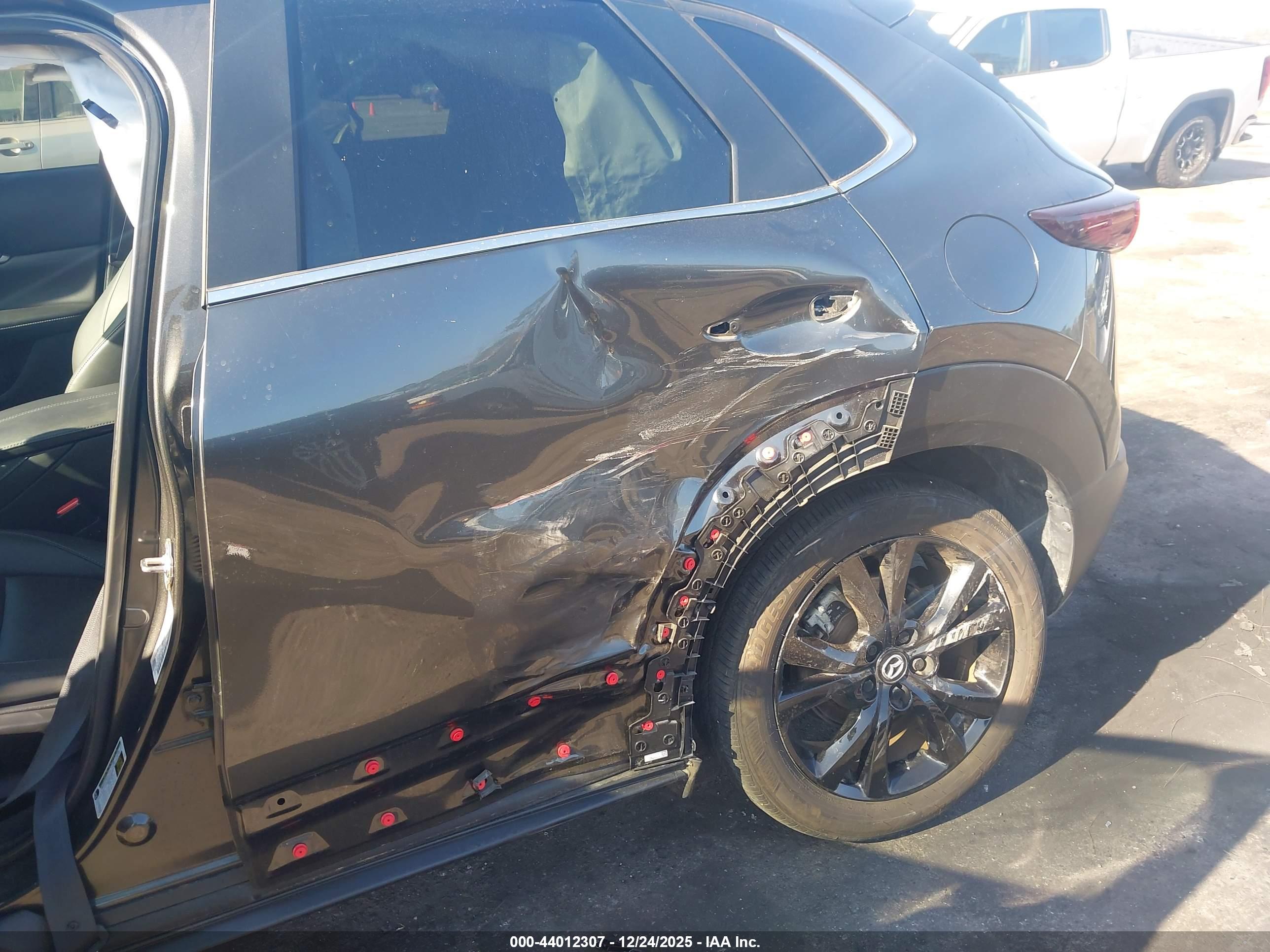 MAZDA CX-30 image 6