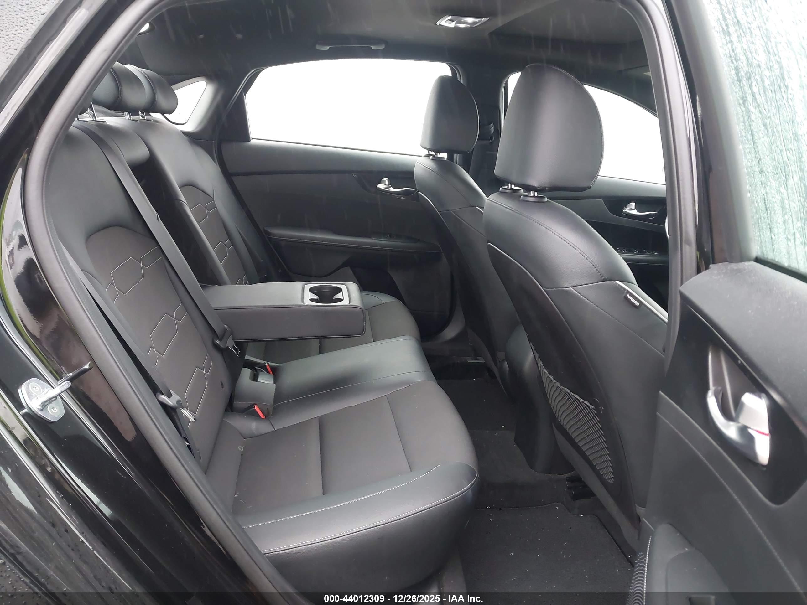 KIA FORTE image 8