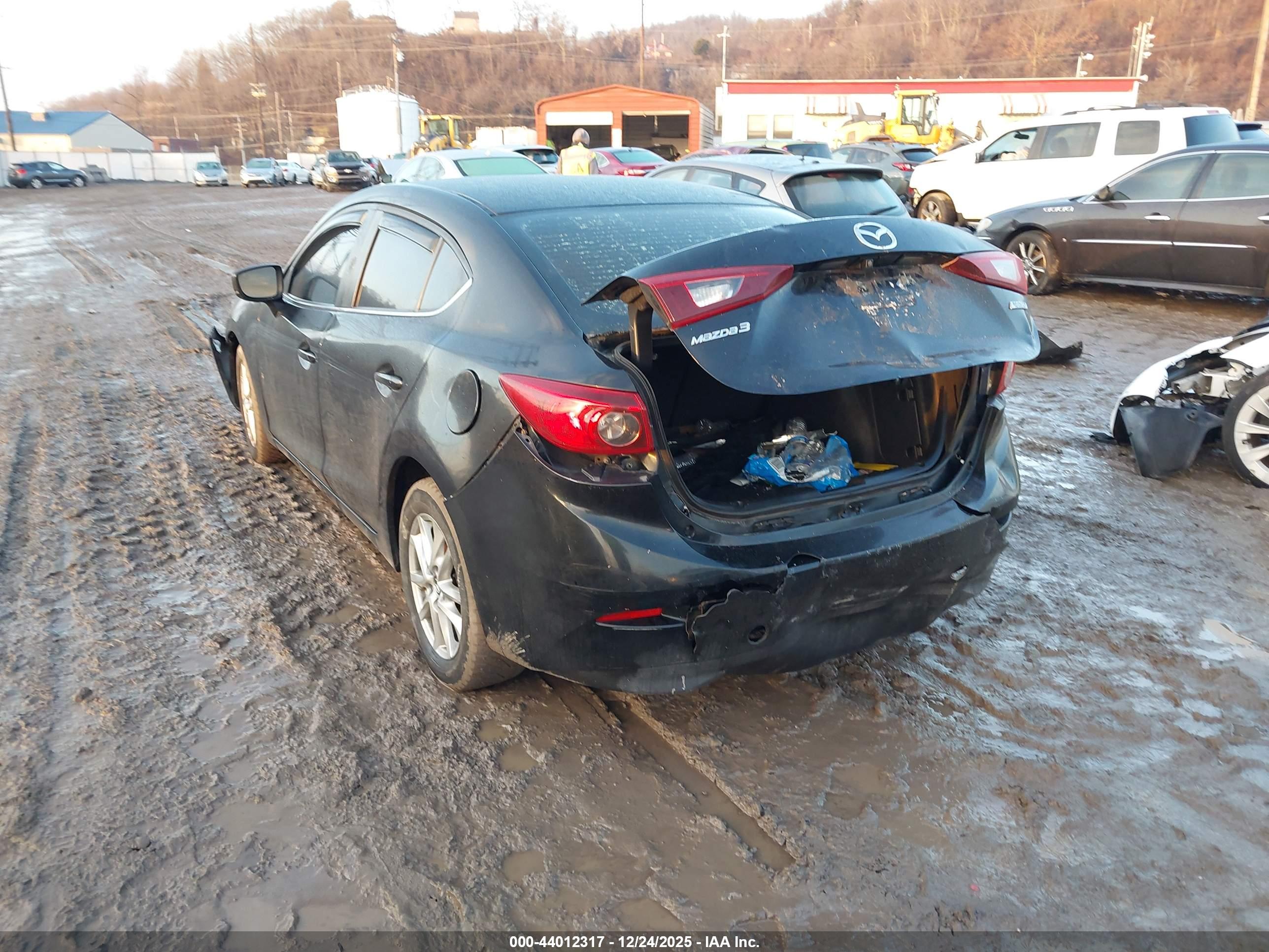 MAZDA MAZDA3 image 3
