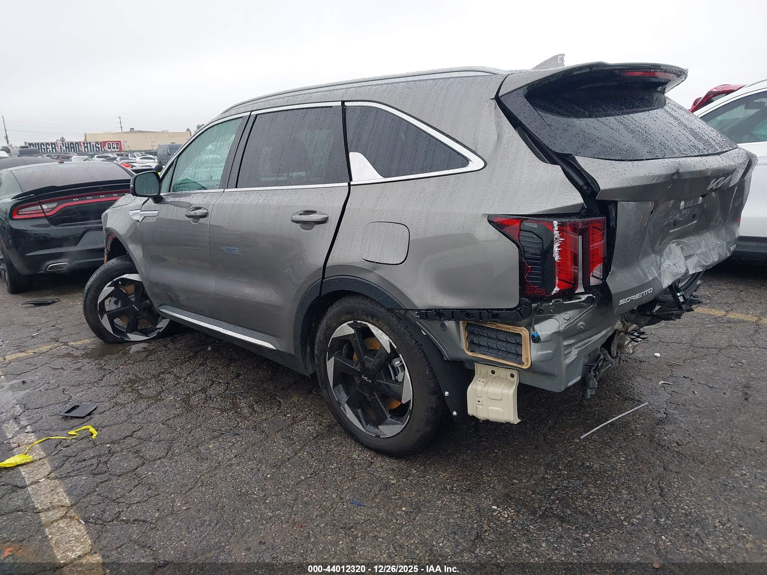 KIA SORENTO image 3