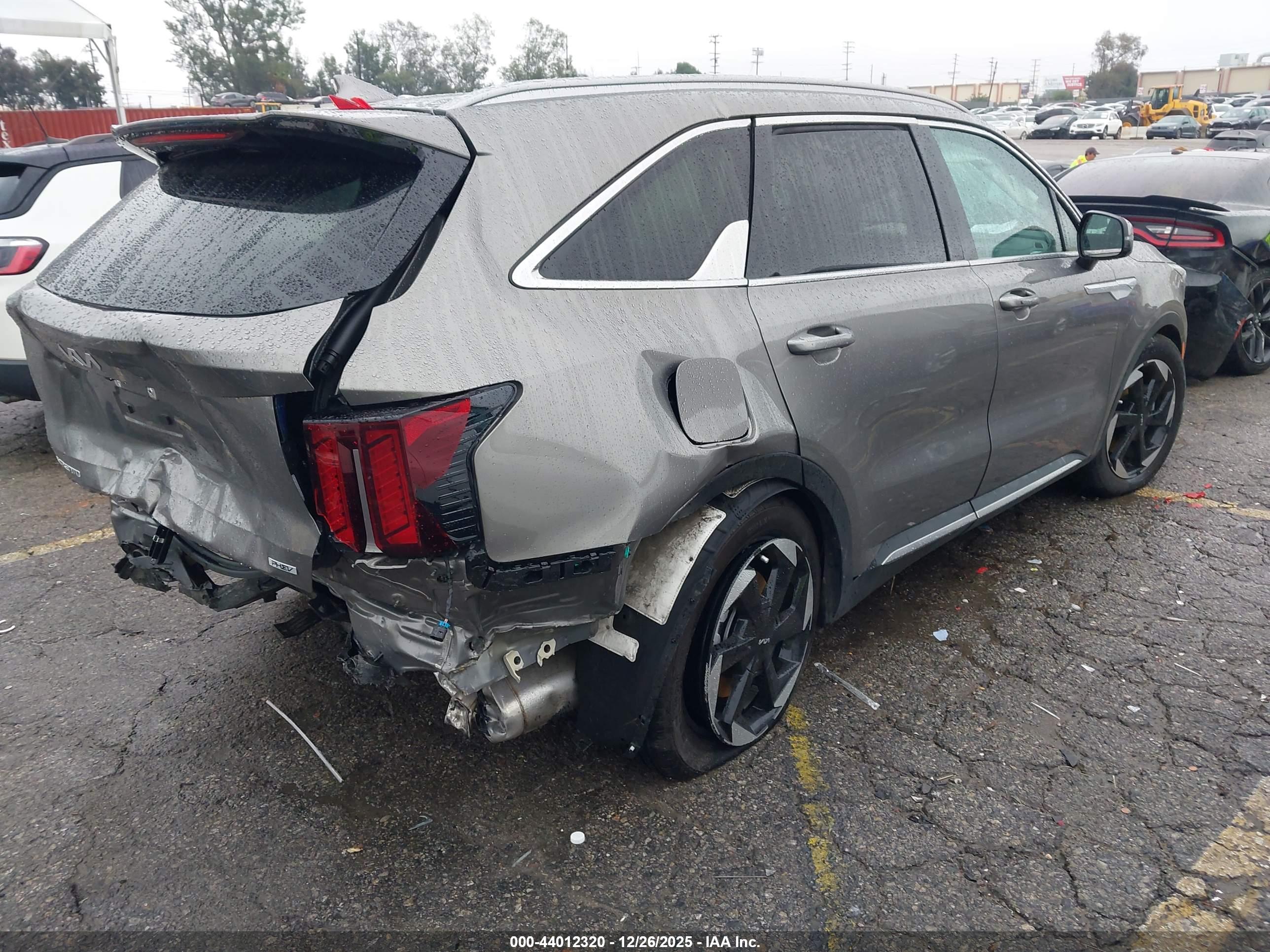 KIA SORENTO image 4