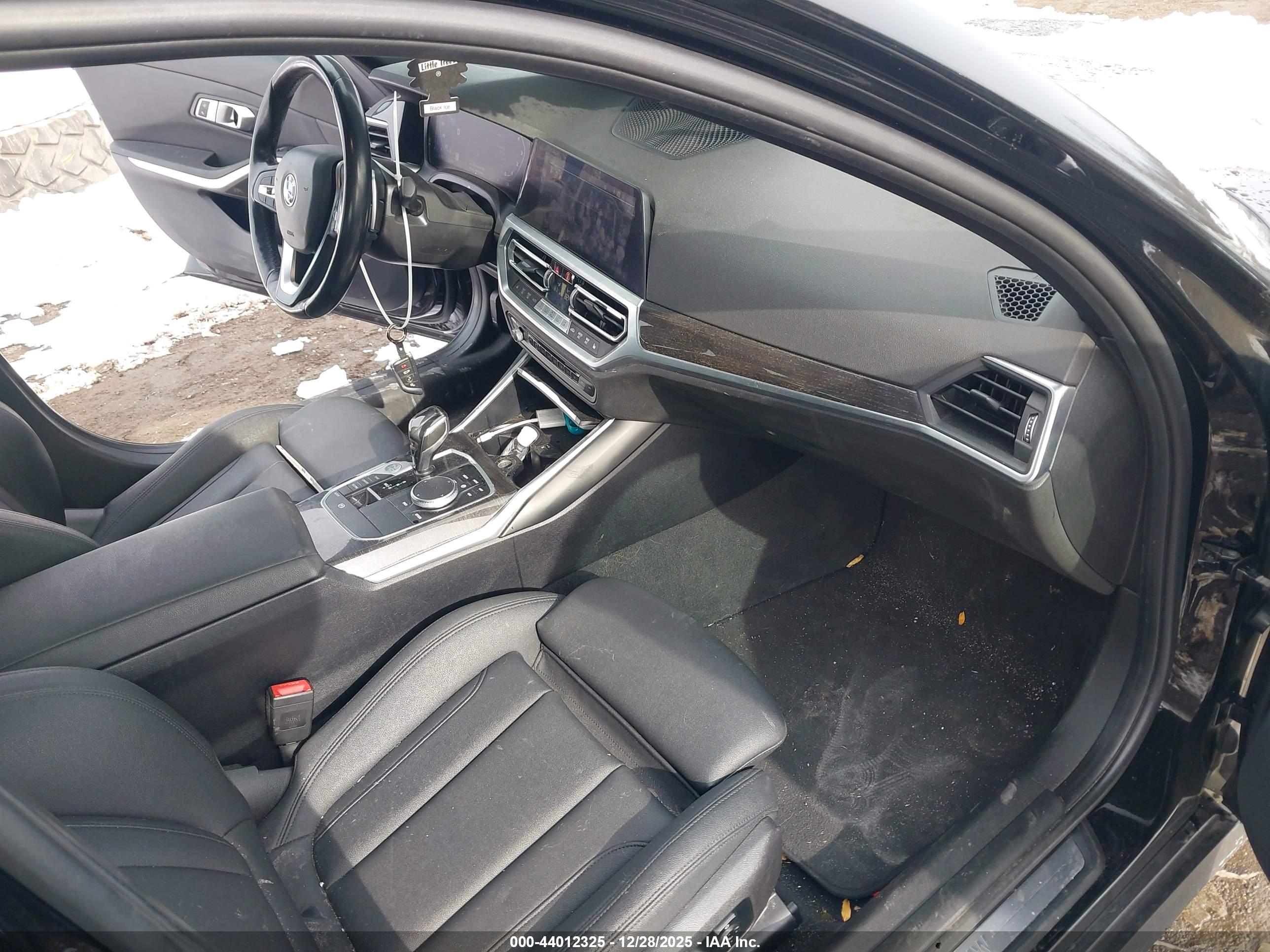 BMW 330I image 5