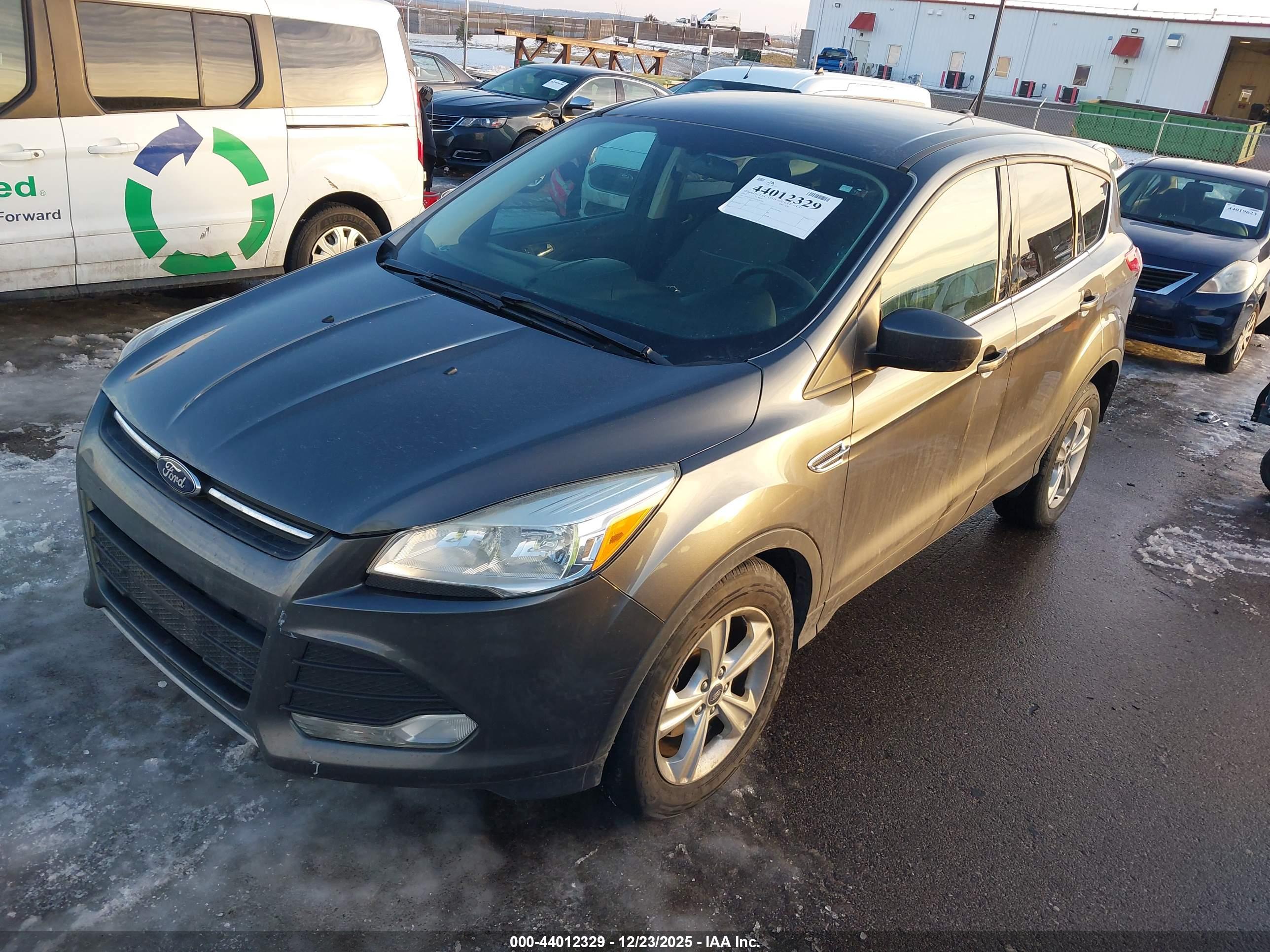 FORD ESCAPE image 2
