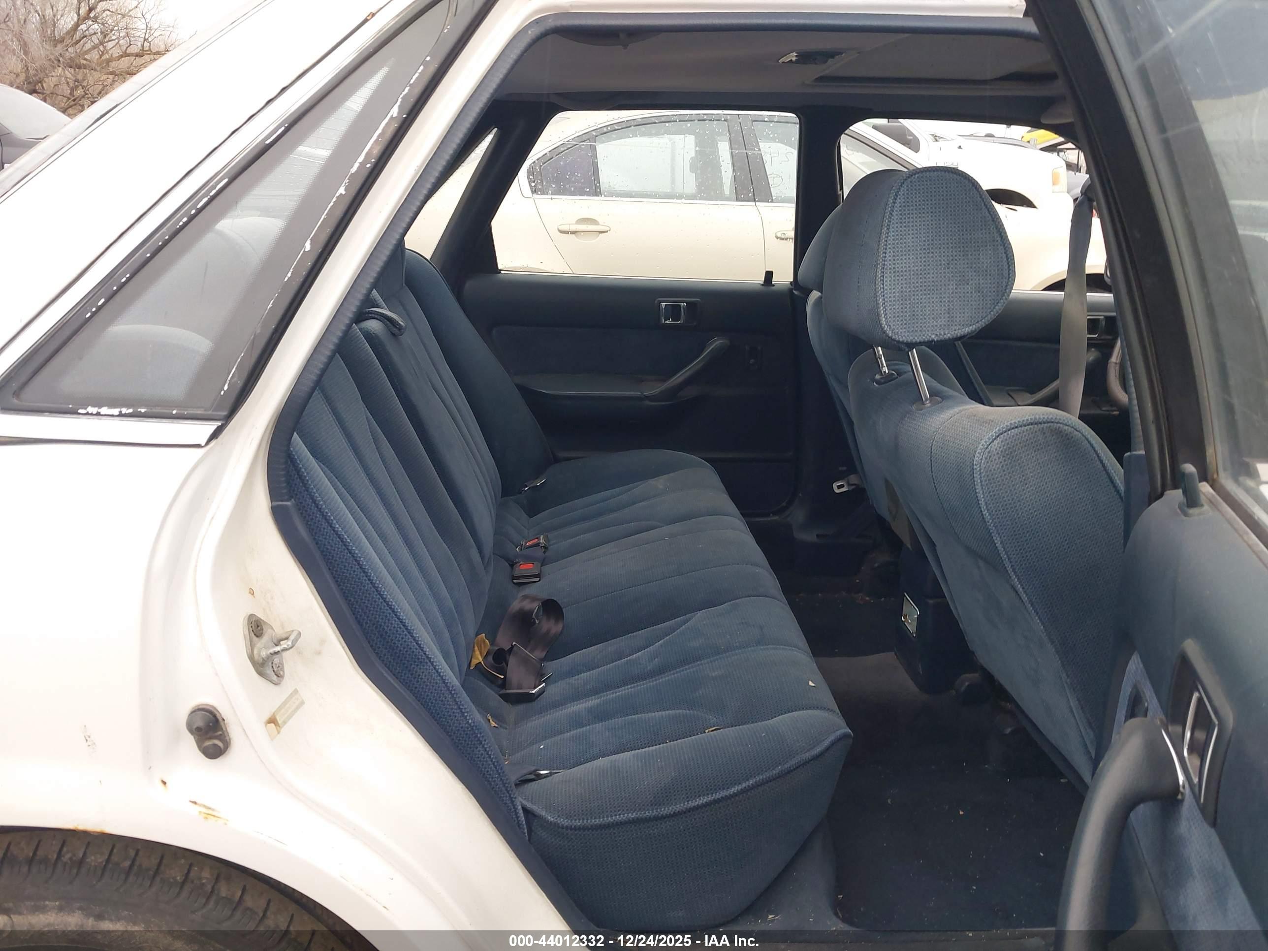 TOYOTA CAMRY image 8