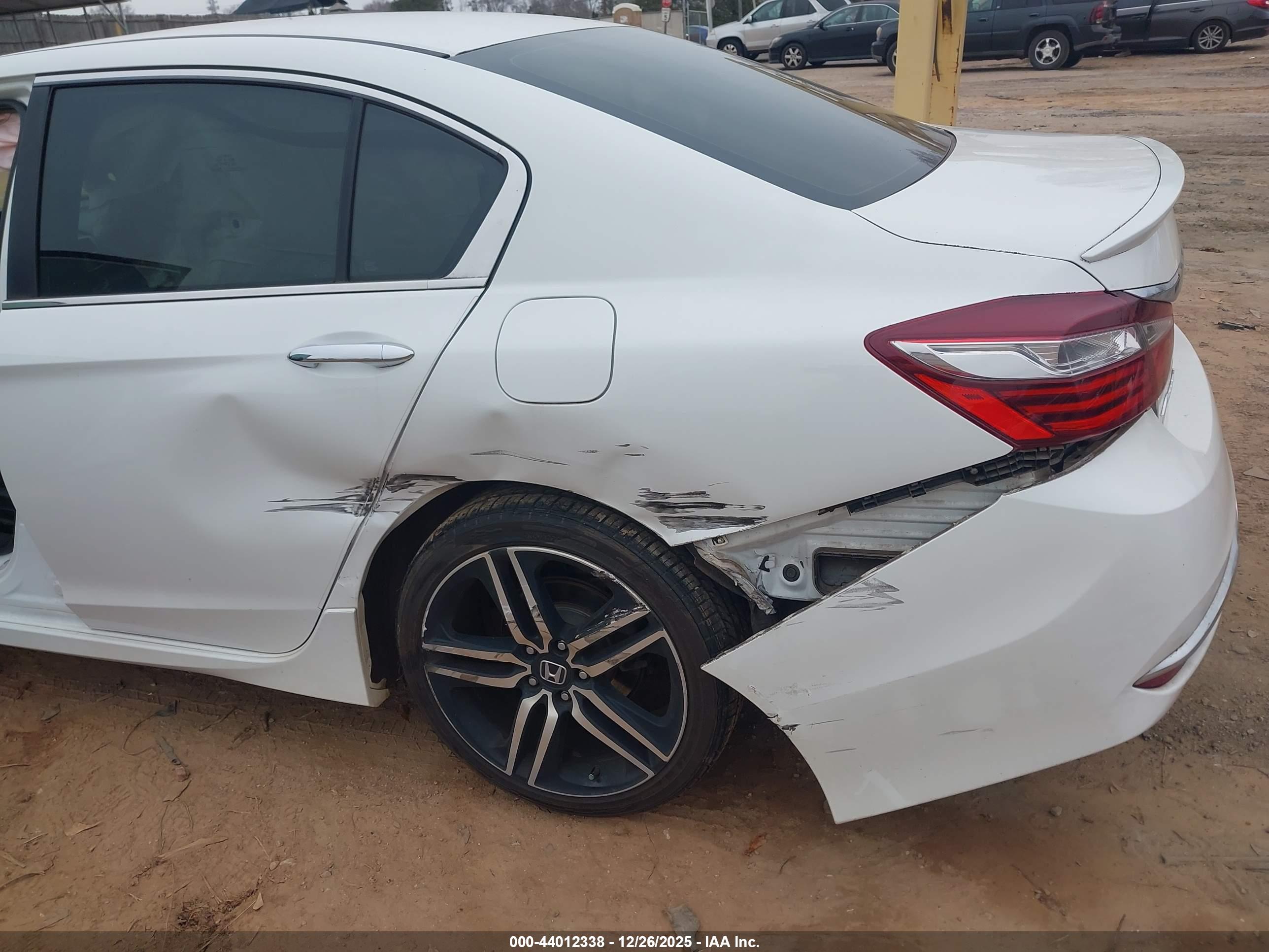 HONDA ACCORD image 6