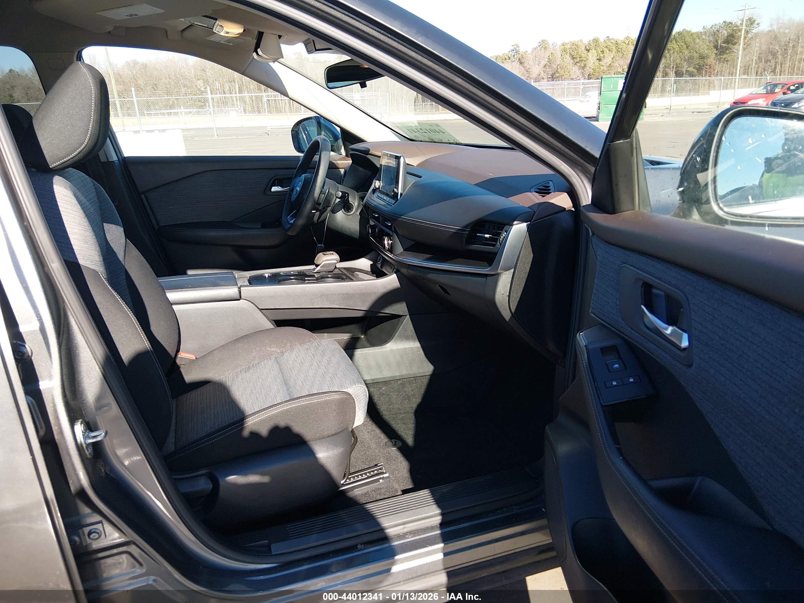 NISSAN ROGUE image 5